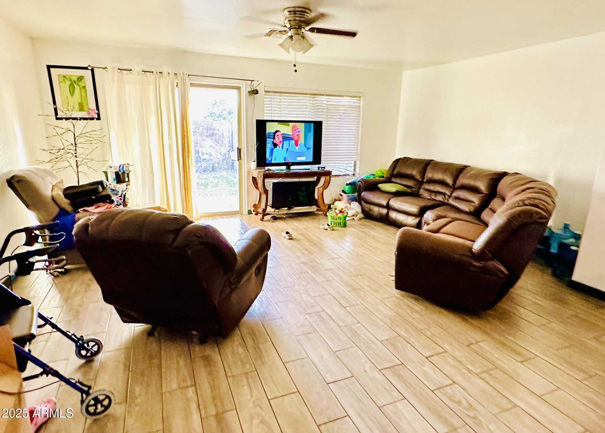 7567 W PASADENA Avenue