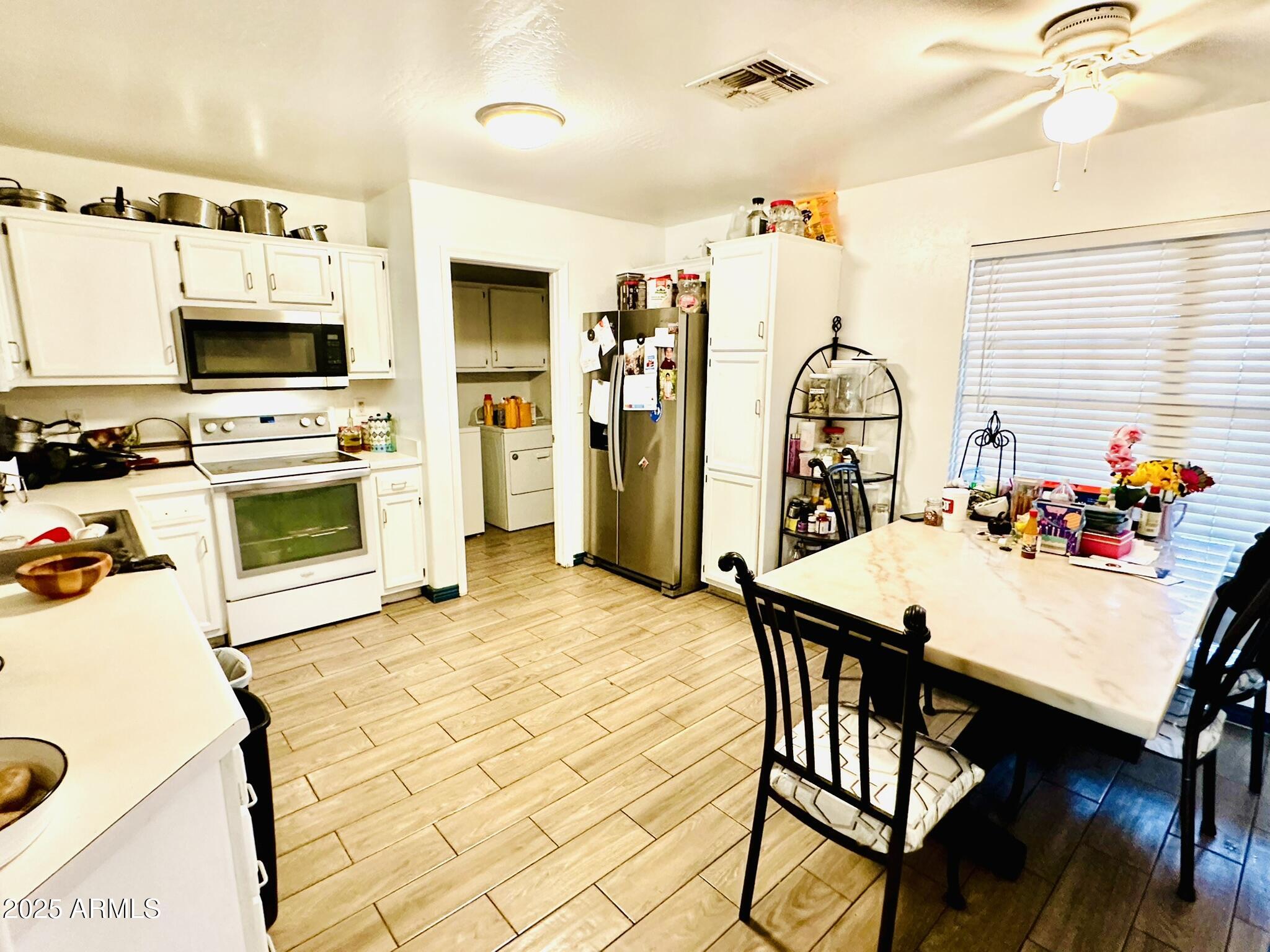 7567 W PASADENA Avenue