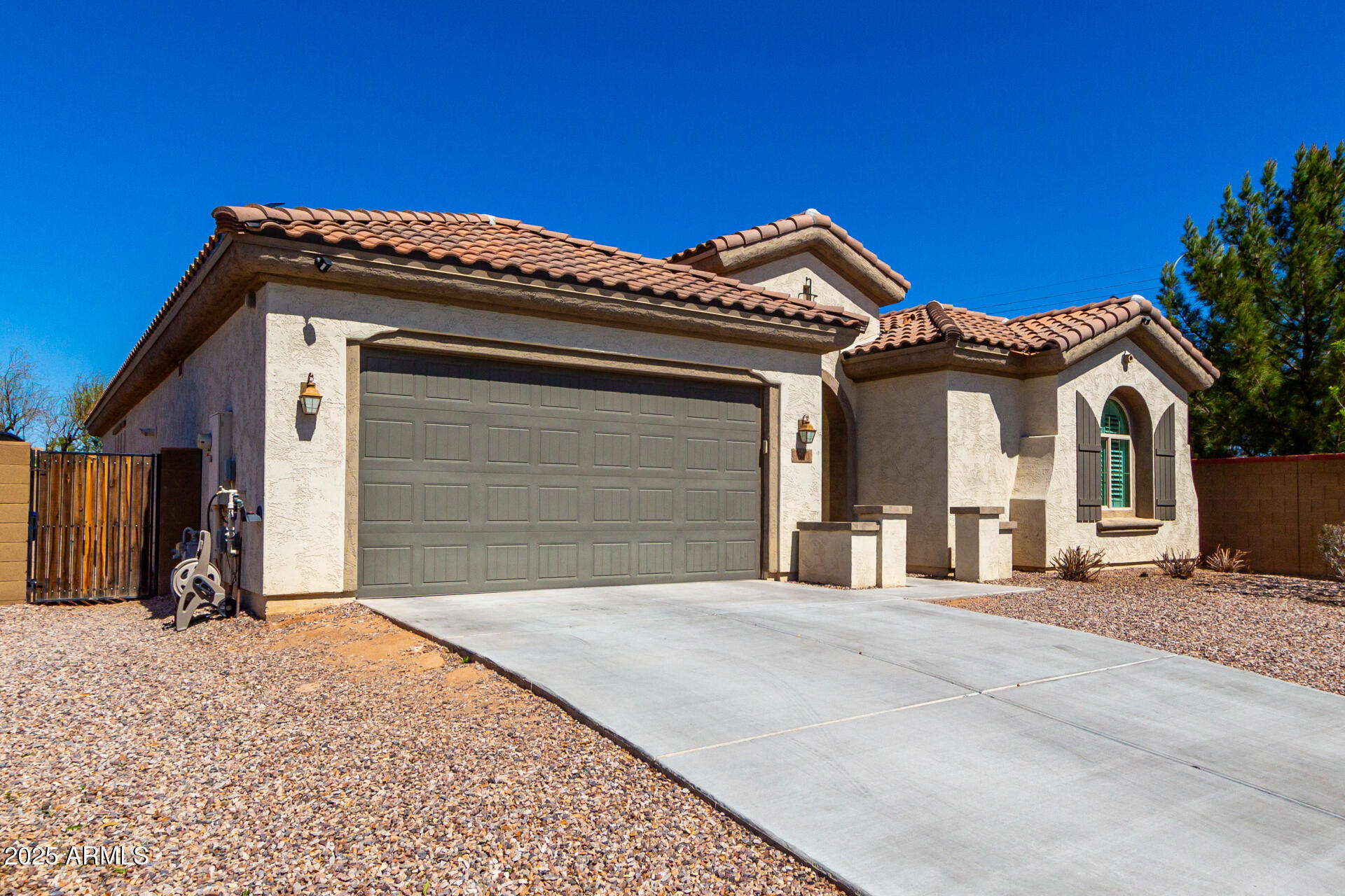 1980 E HORSESHOE Drive