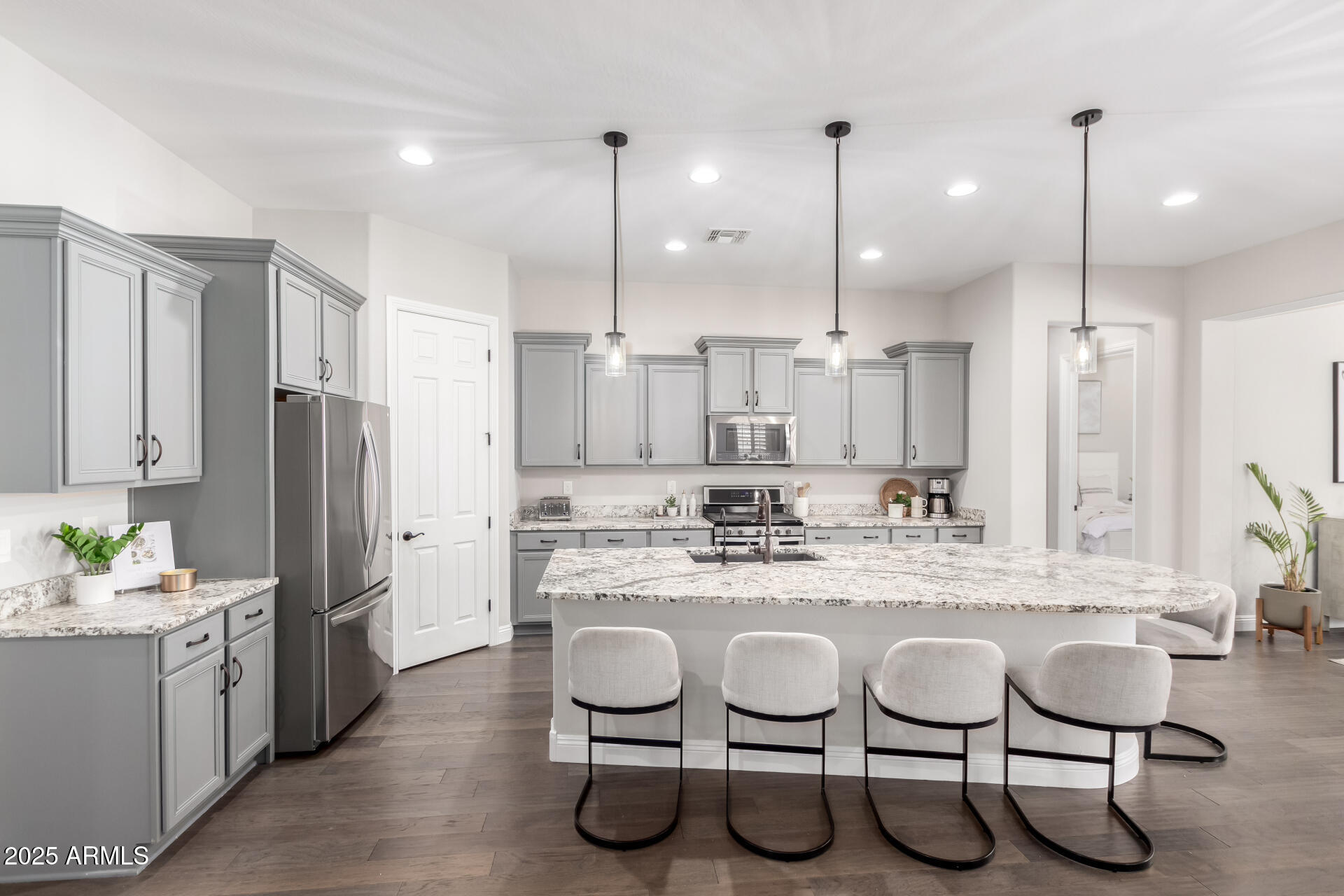 1980 E HORSESHOE Drive