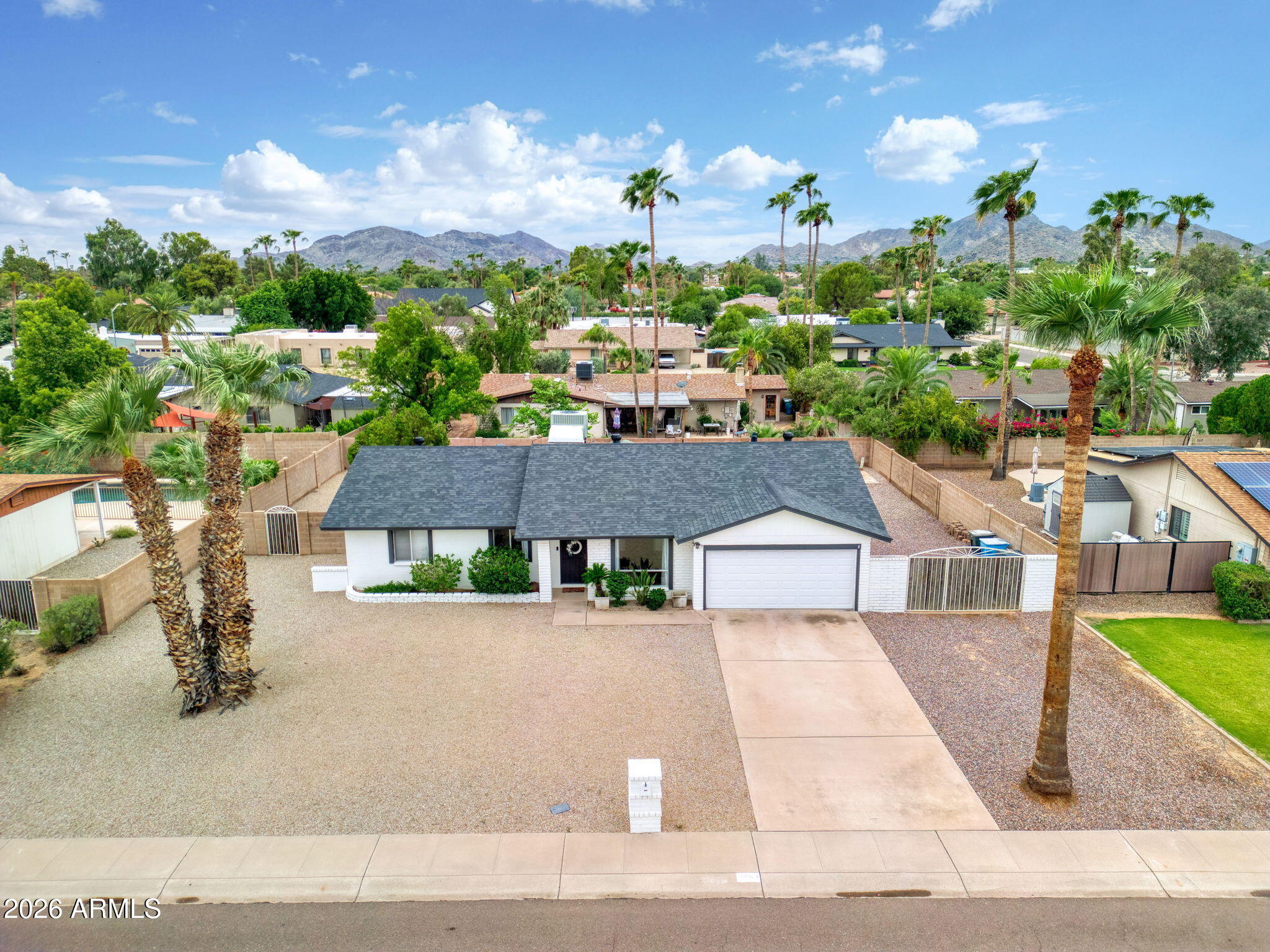 5009 E LAUREL Lane