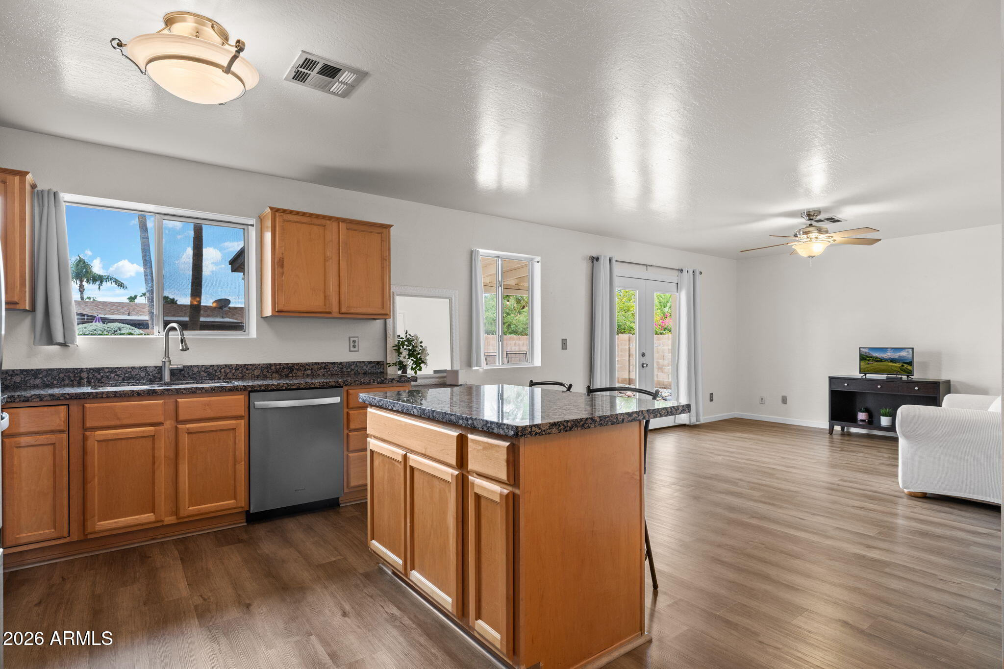5009 E LAUREL Lane