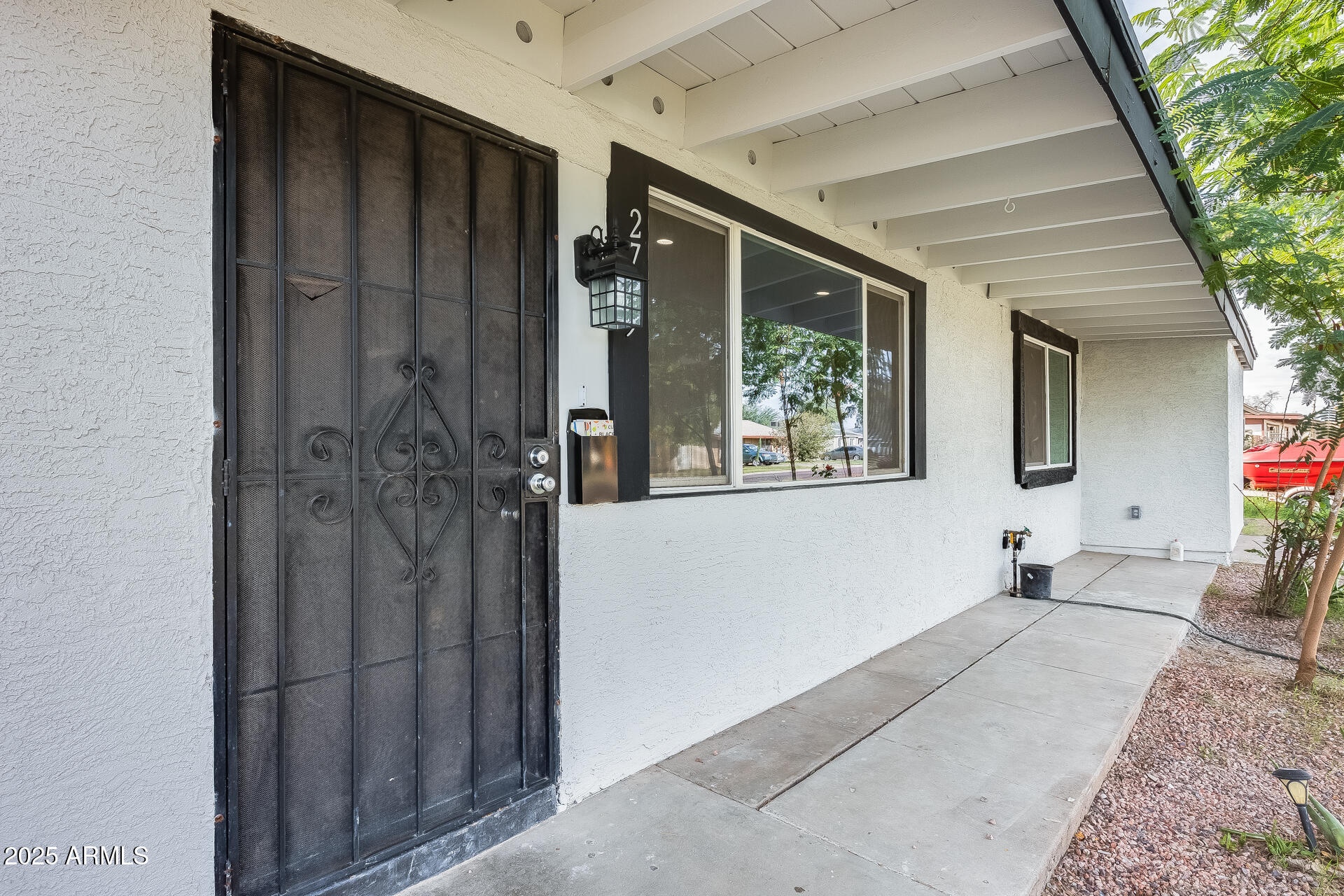 2739 W HAZELWOOD Street