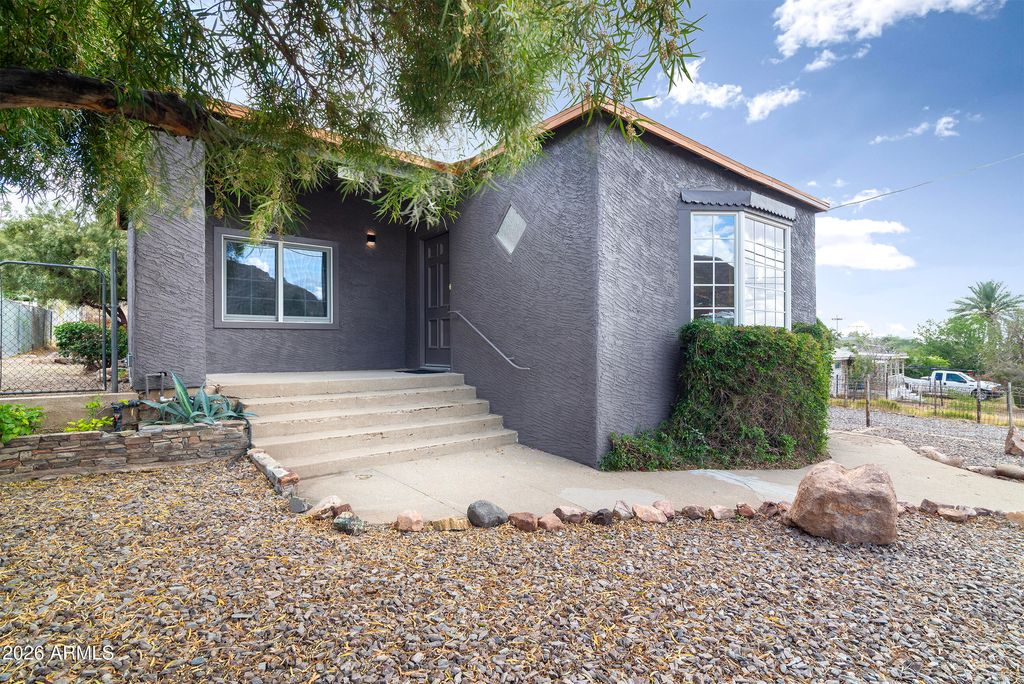 Photo of 219 W Heiner Drive, Superior, AZ 85173 (MLS # 7024561)