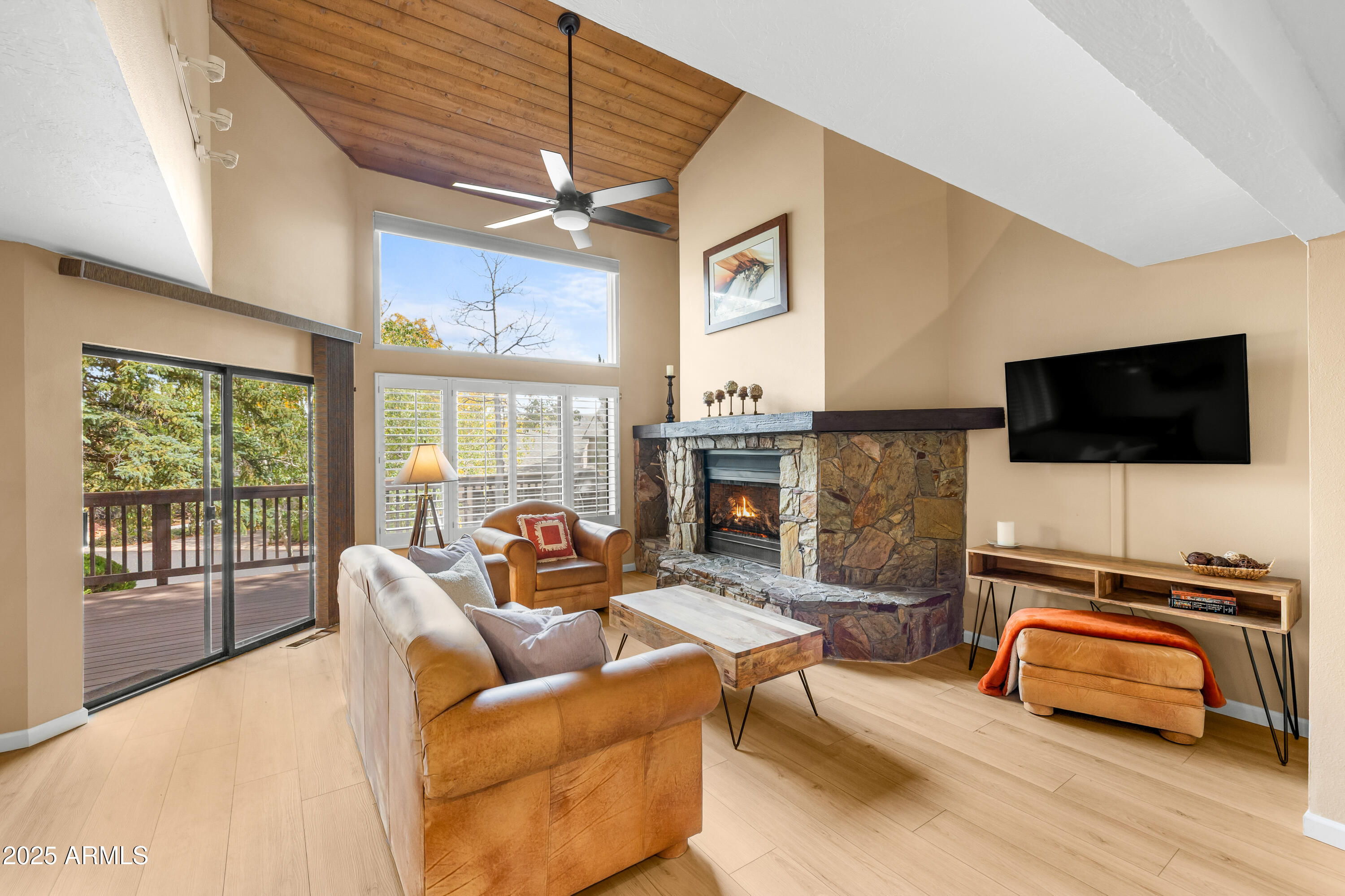 2900 N Saddleback Way 9