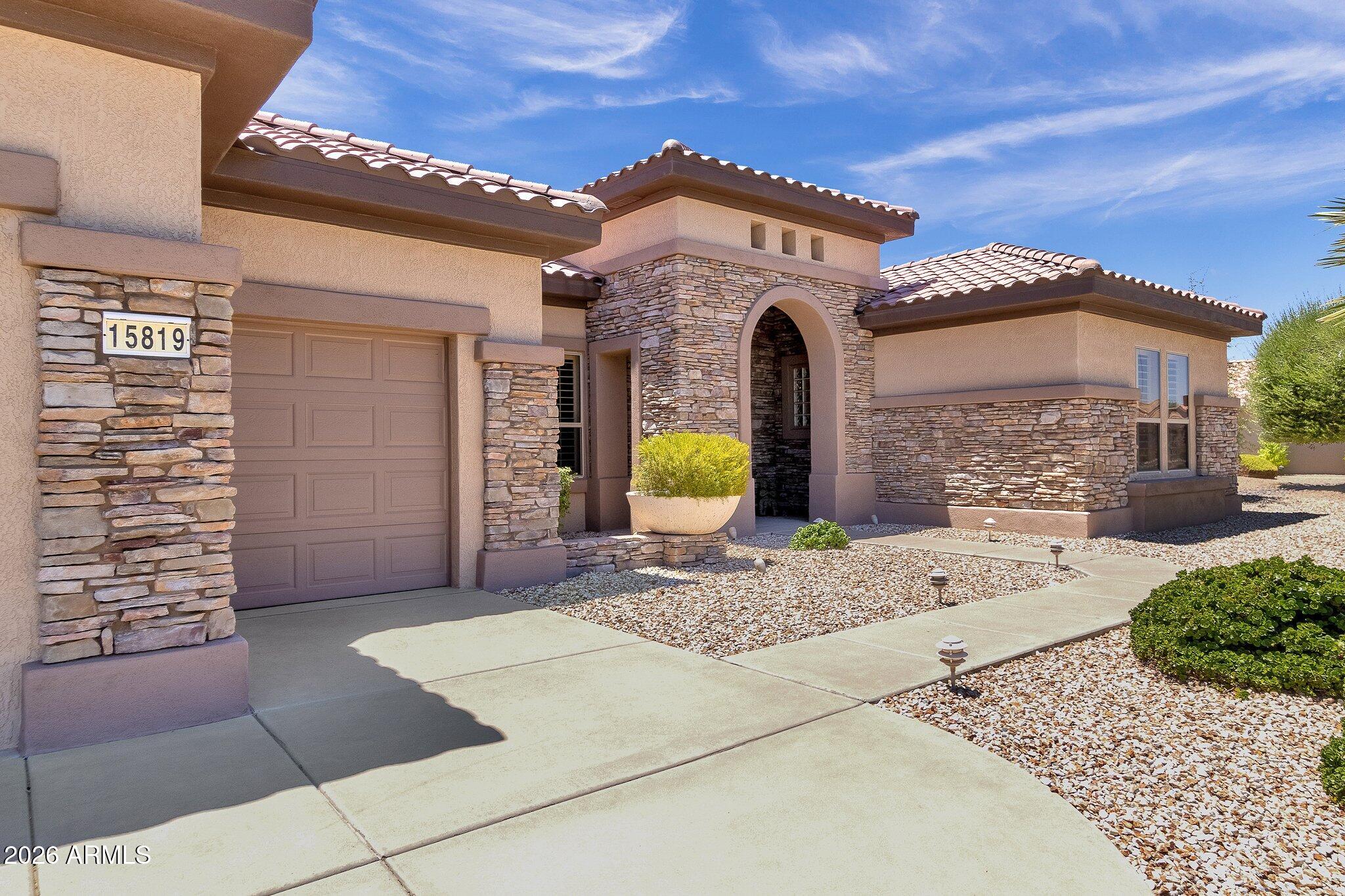 15819 W SILVER BREEZE Drive