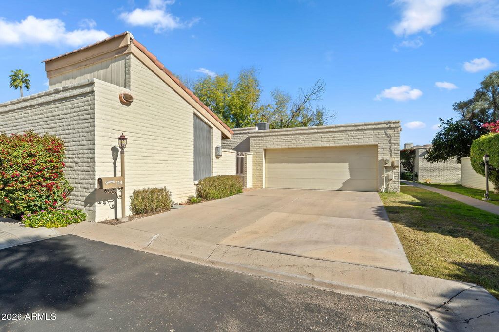 Photo of 114 E San Miguel Avenue, Phoenix, AZ 85012 (MLS # 7000309)