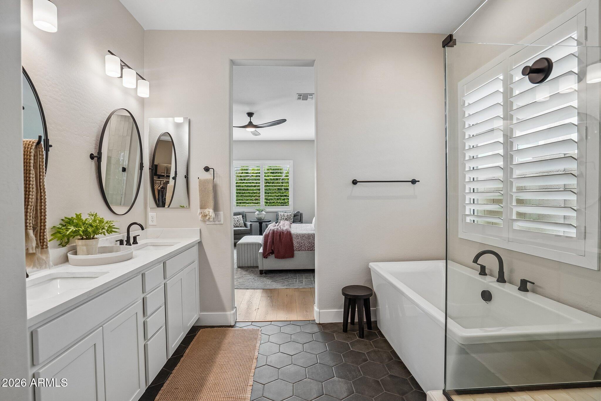 9710 E RIPPLE Drive
