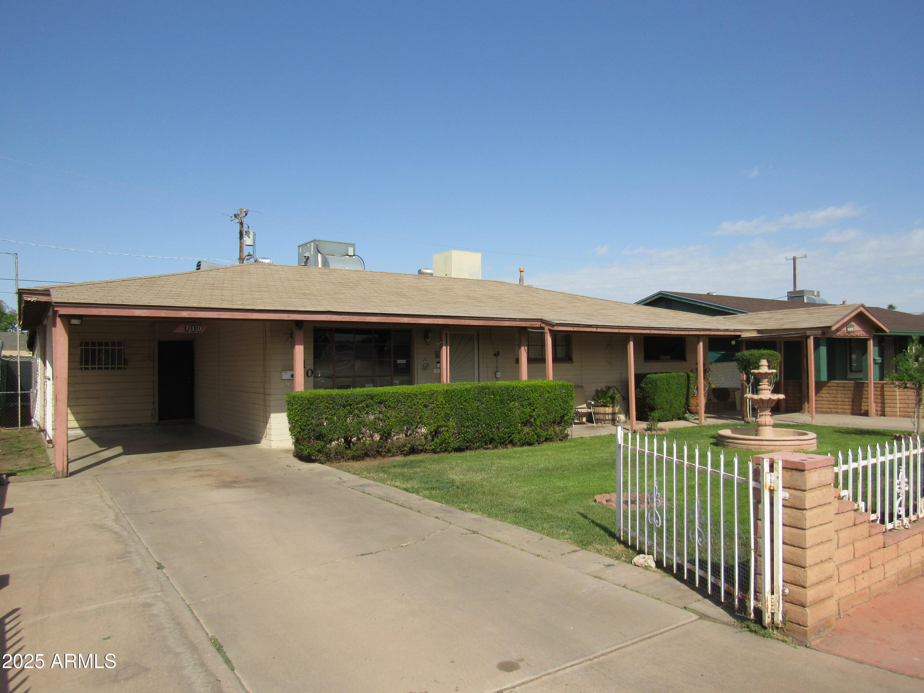 710 N 28TH Place