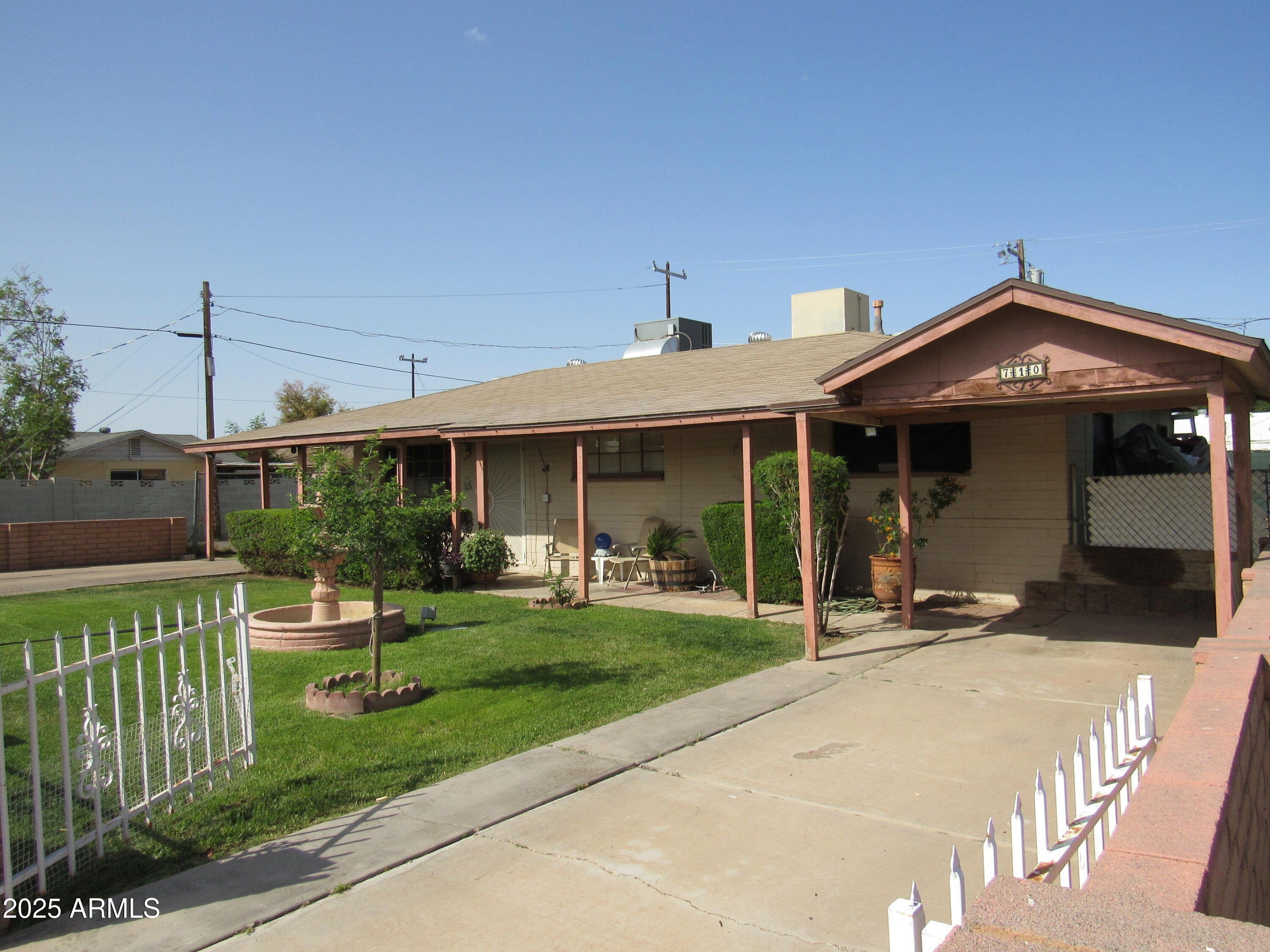 710 N 28TH Place