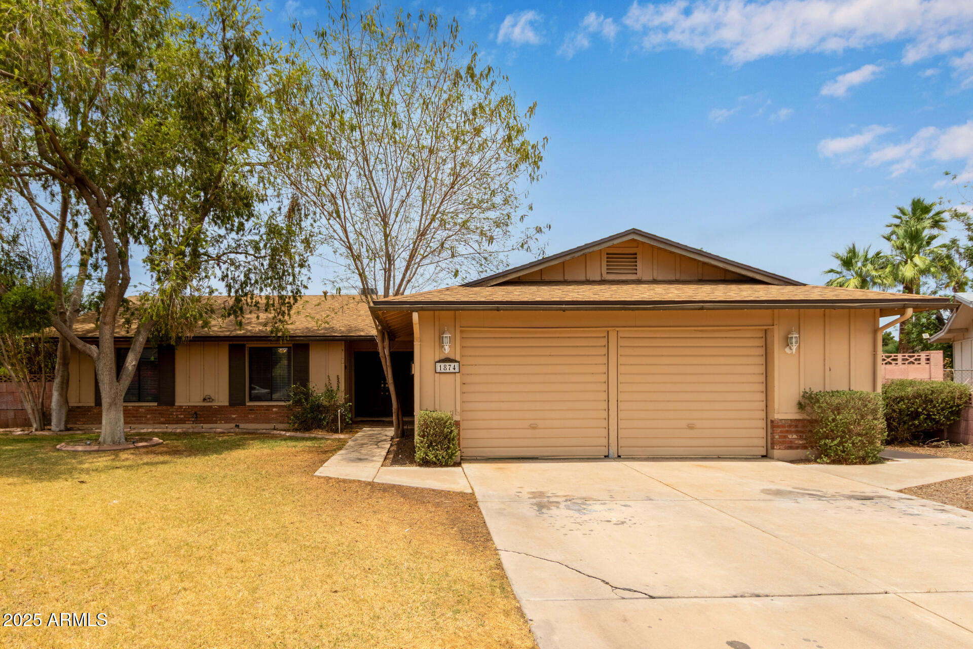 1874 E HUNTINGTON Drive