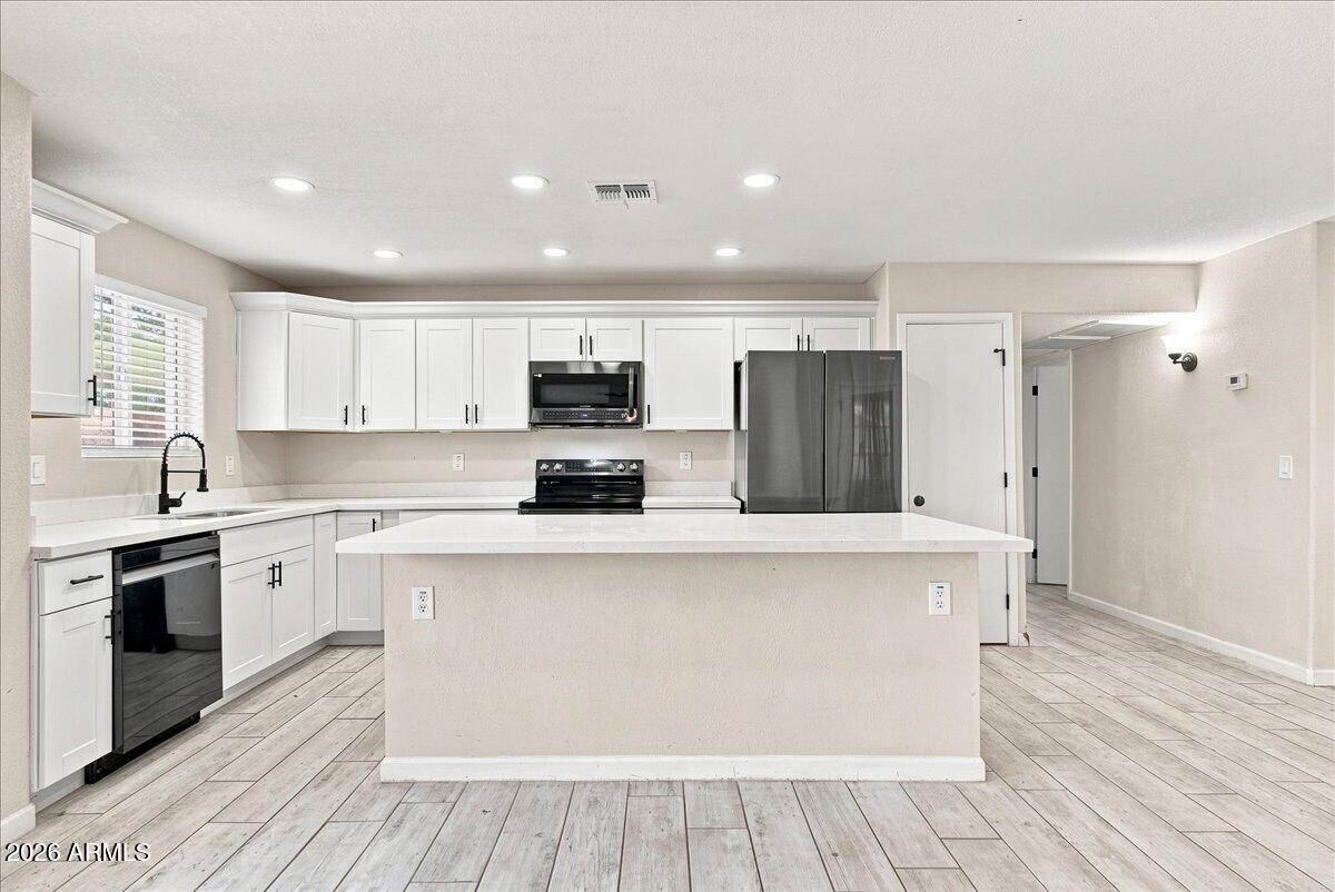 453 W MCLELLAN Road