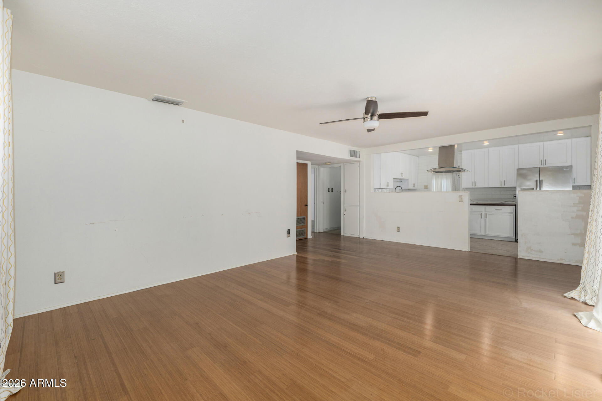 410 W PARKWAY Boulevard