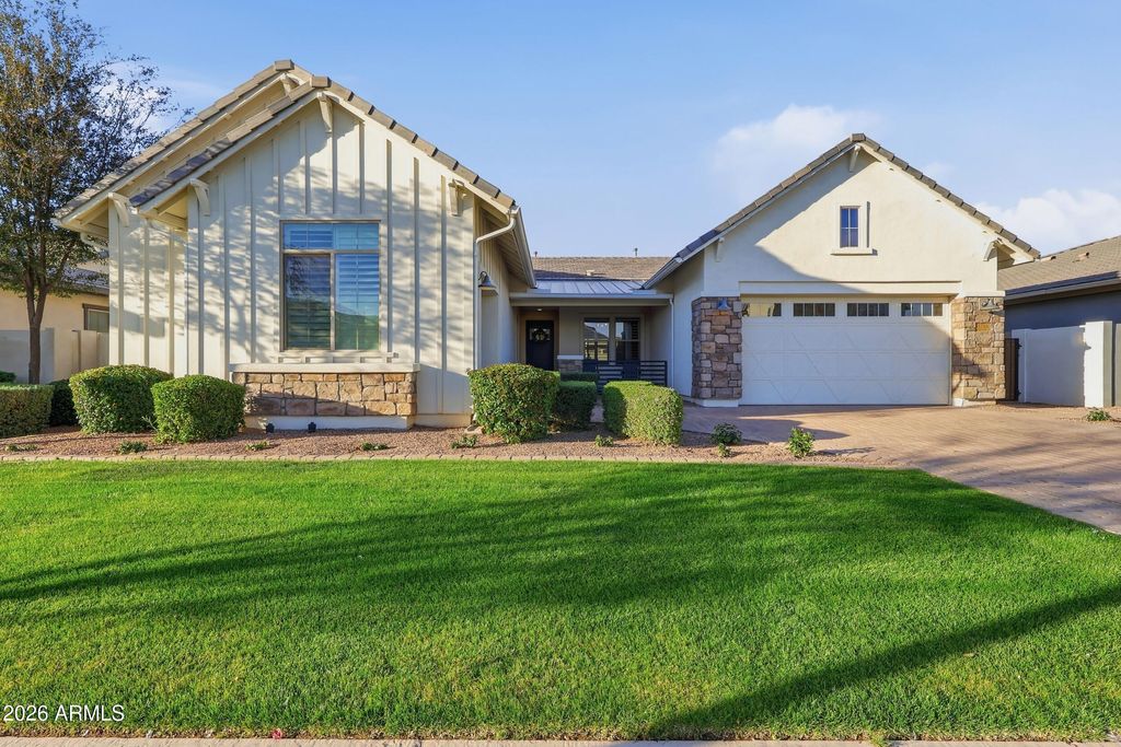 Photo of 3716 E Appaloosa Road, Gilbert, AZ 85296 (MLS # 6988993)