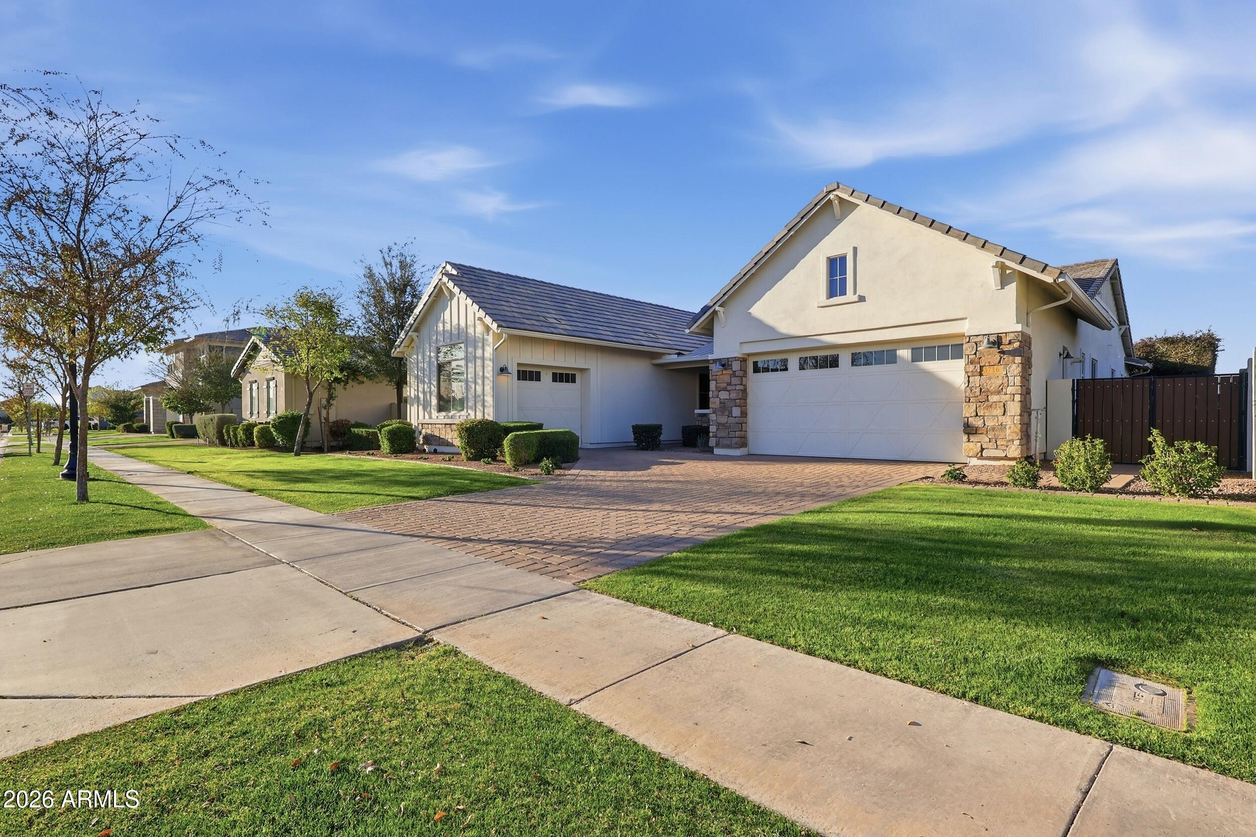 3716 E APPALOOSA Road