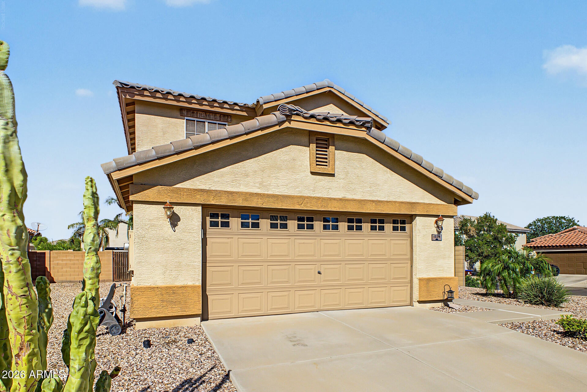 1530 E SAGUARO Trail