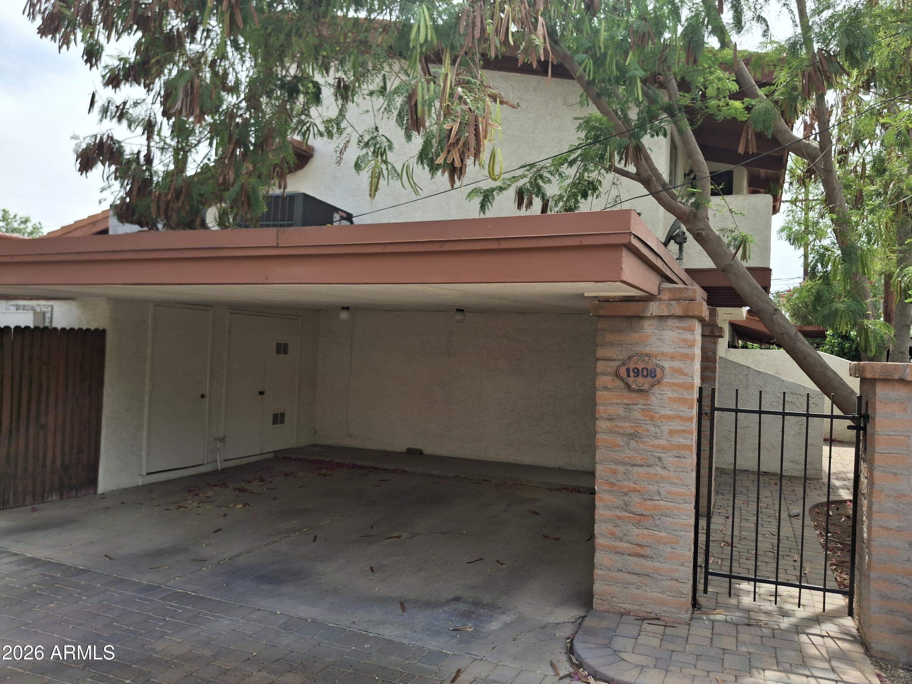 1908 E ORANGE Drive