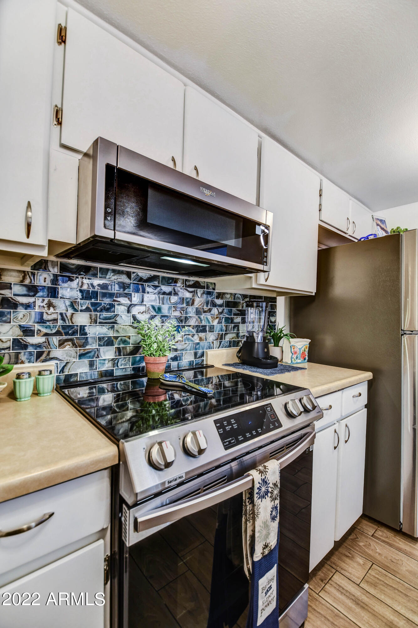 1730 W EMELITA Avenue 1095