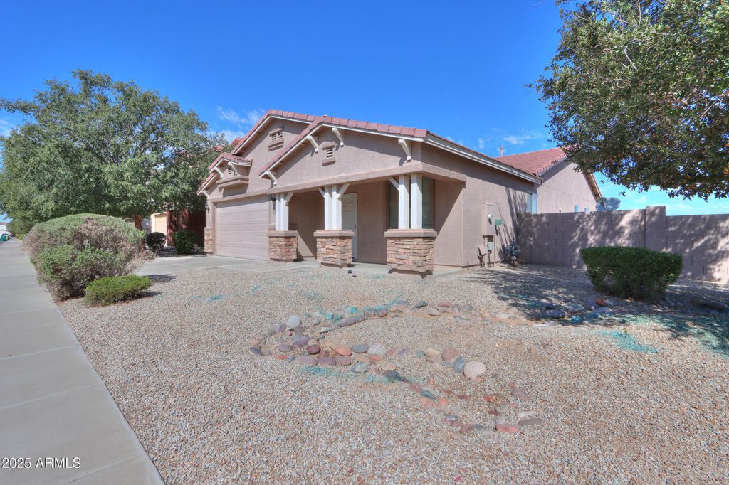 Photo of 43460 W Caven Drive, Maricopa, AZ 85138 (MLS # 6931066)