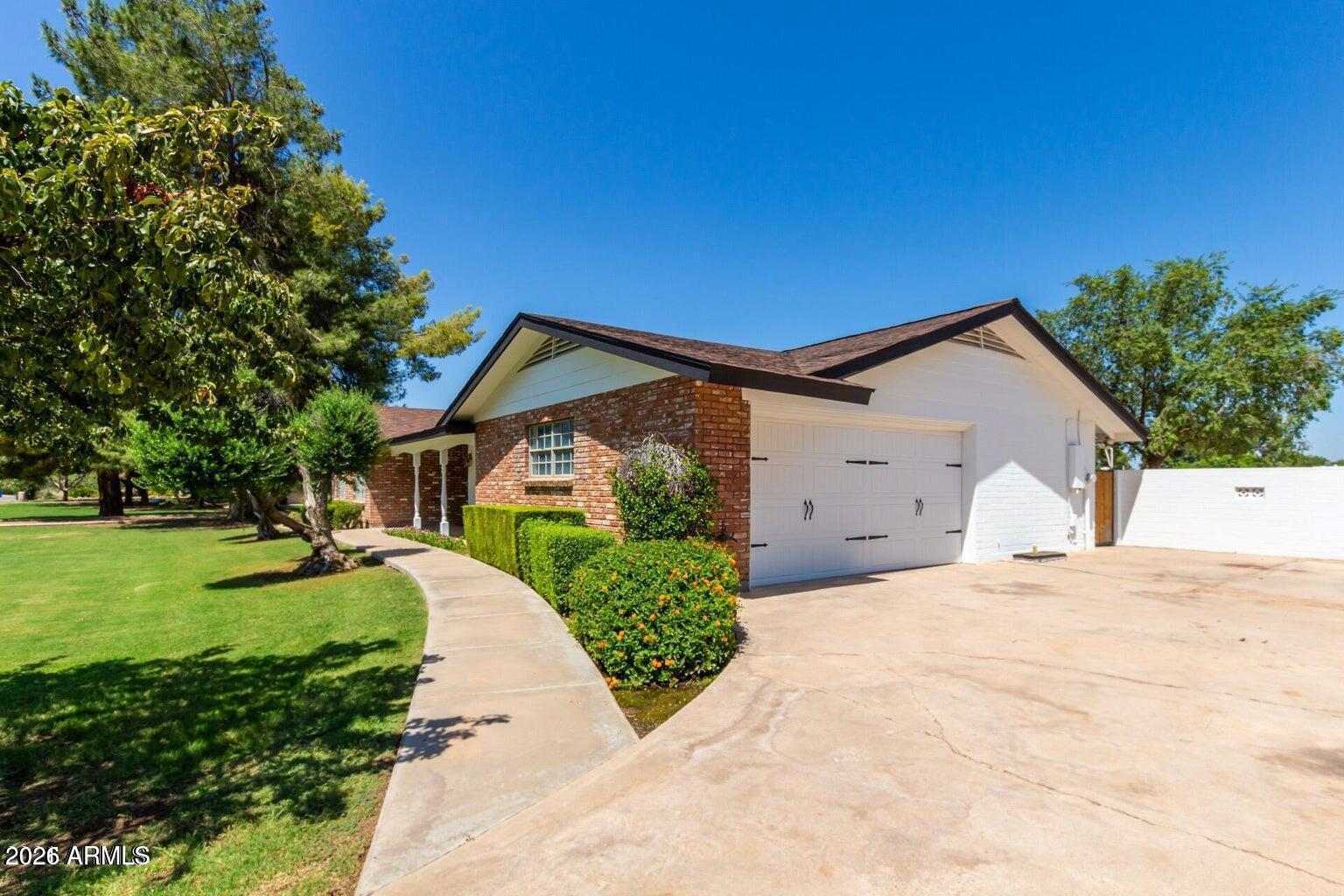 254 E GALVESTON Street