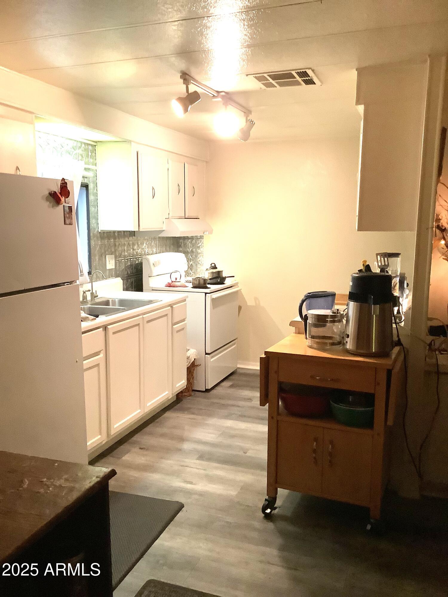 1630 E Coconino Street 37