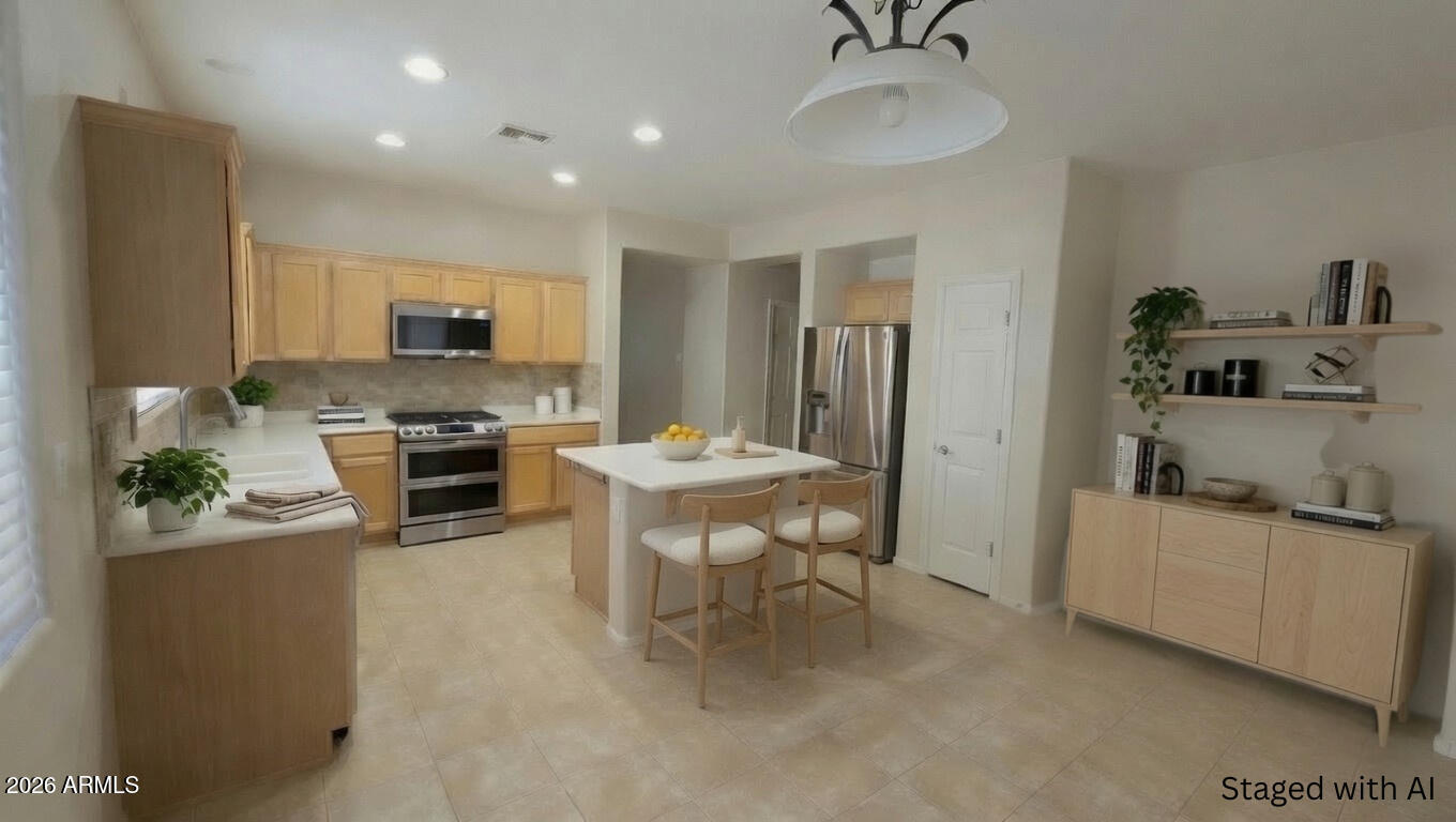 40720 N TRAILHEAD Way