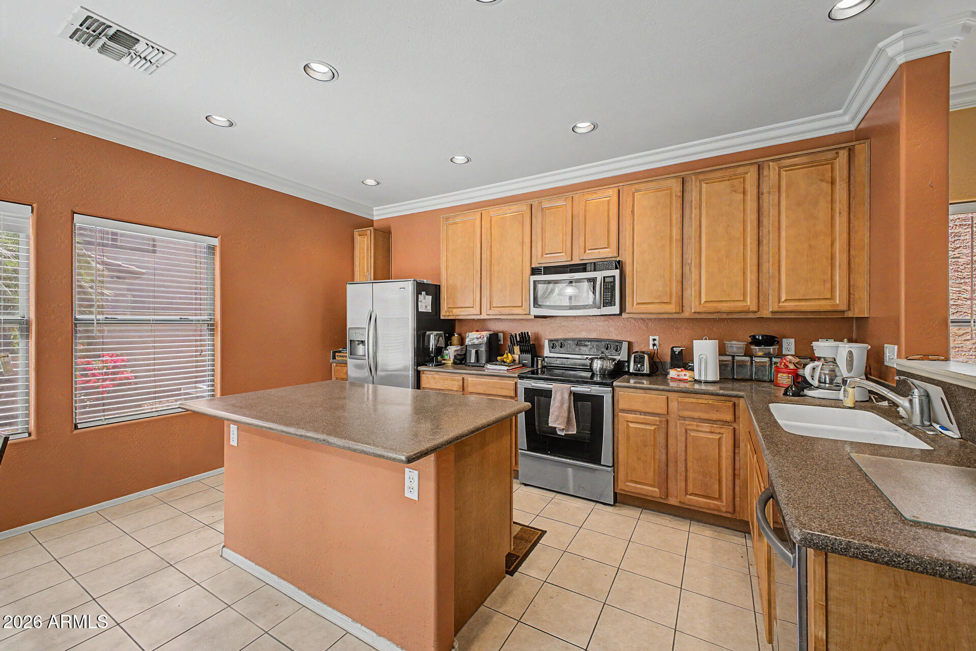 1183 E CANYON CREEK Drive