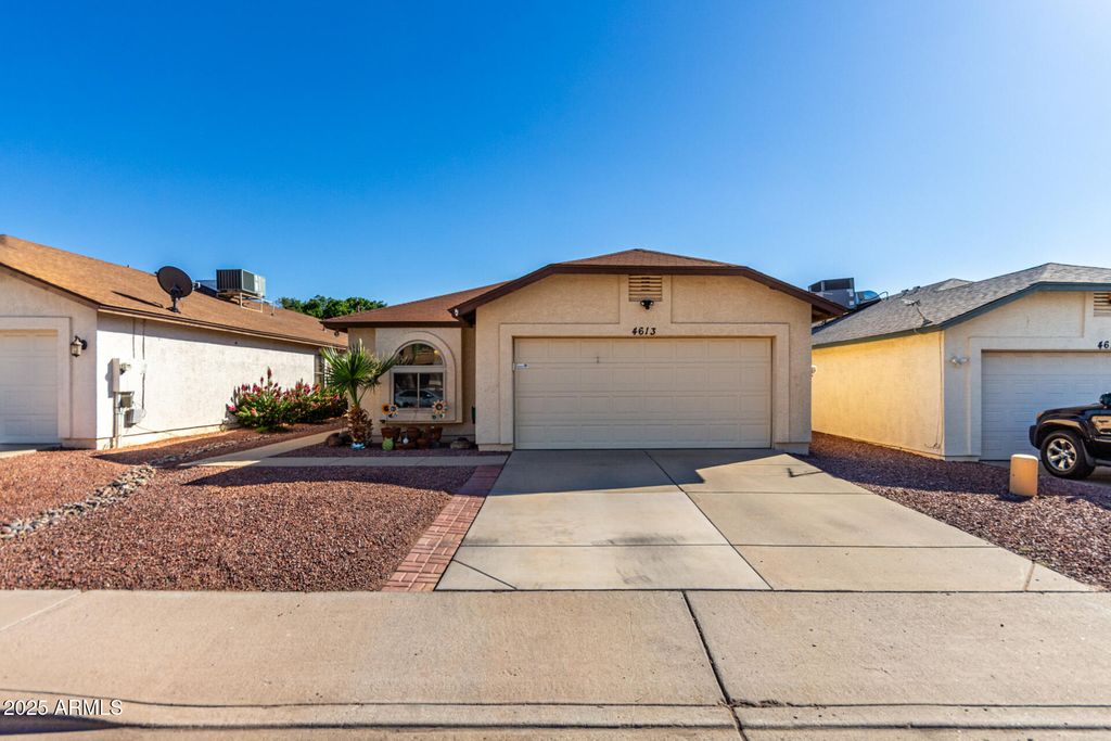 Photo of 4613 W Wahalla Lane, Glendale, AZ 85308 (MLS # 6931127)