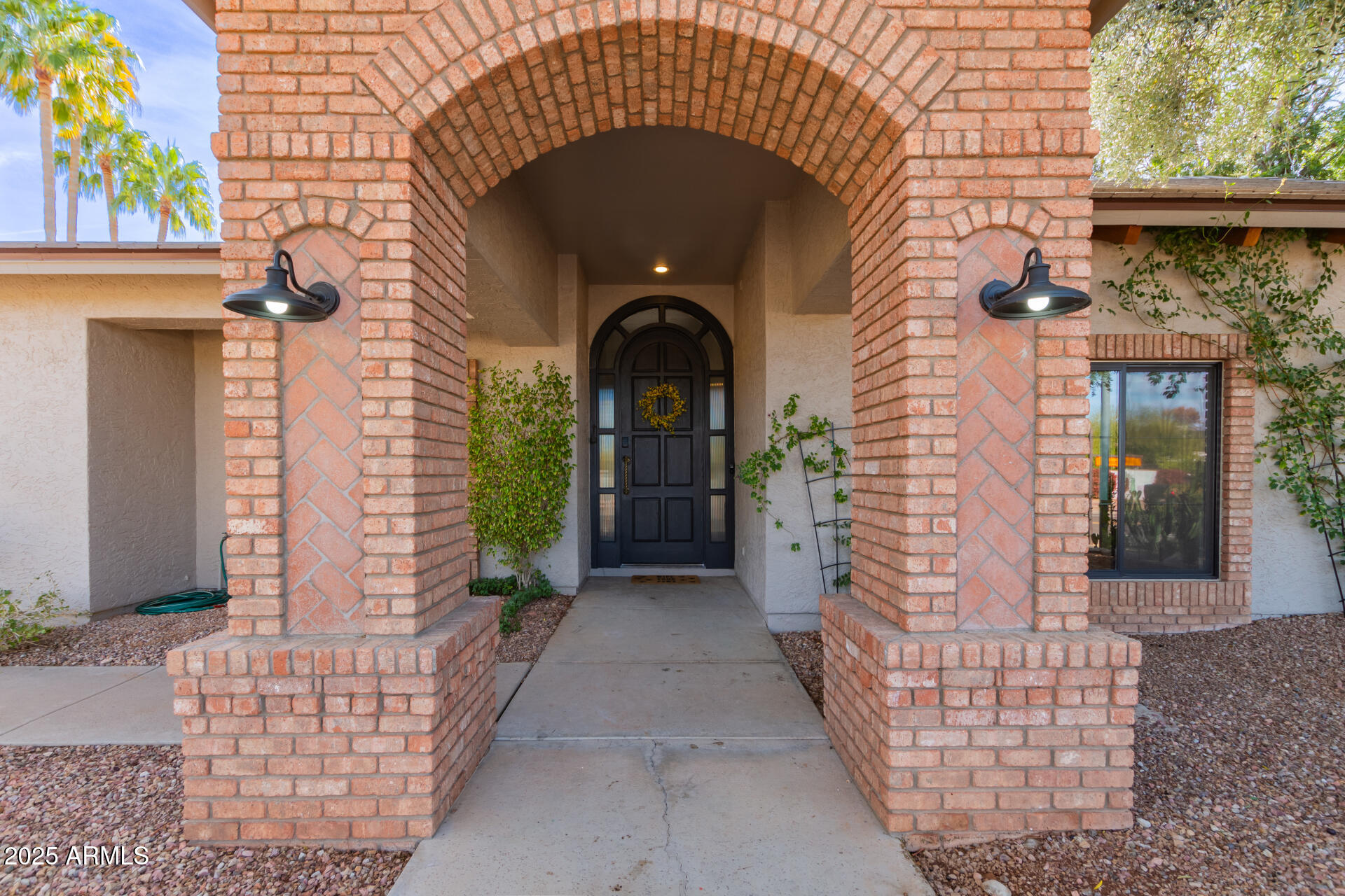 8005 N VIA DE LAGO --