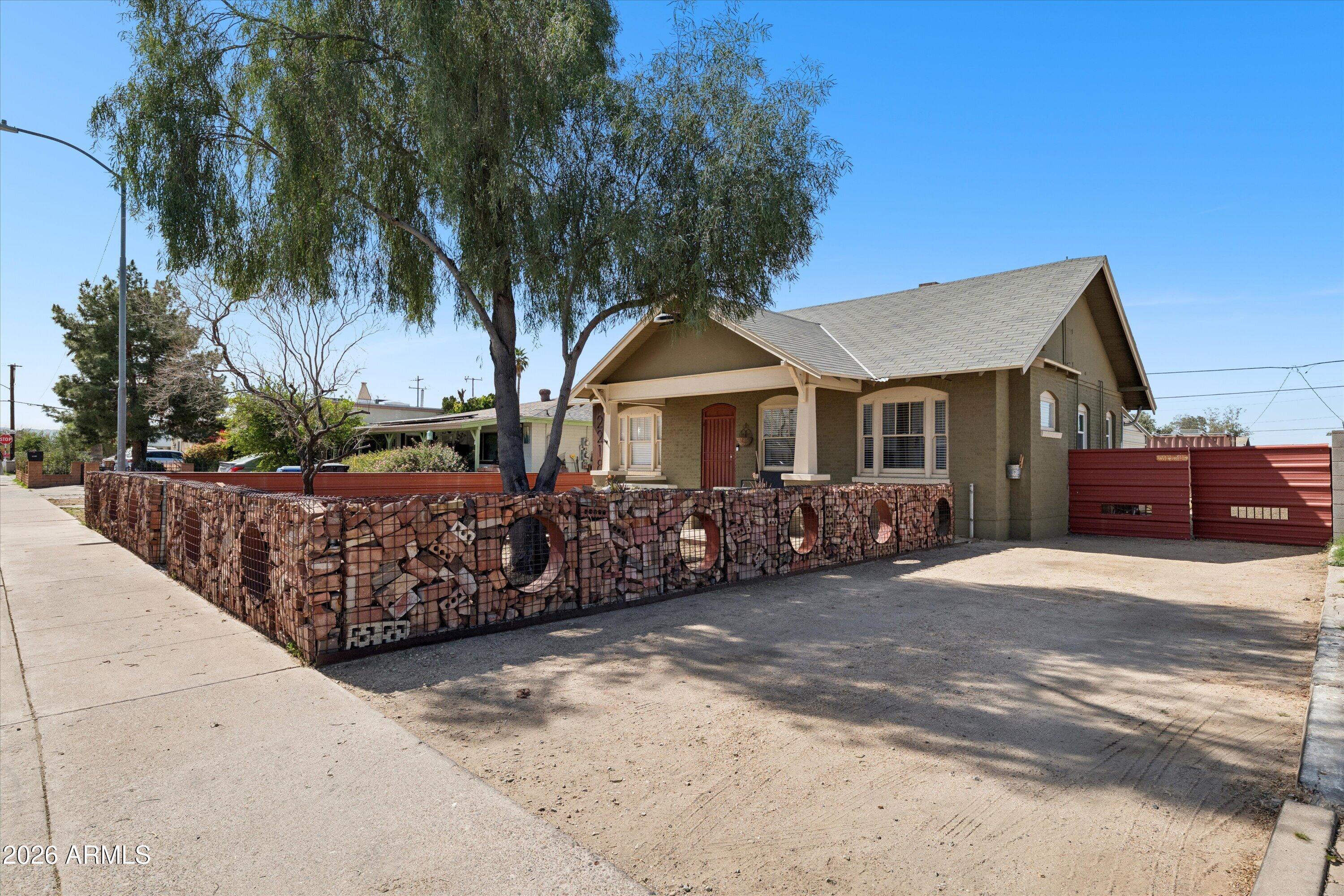 2218 N 21ST Place