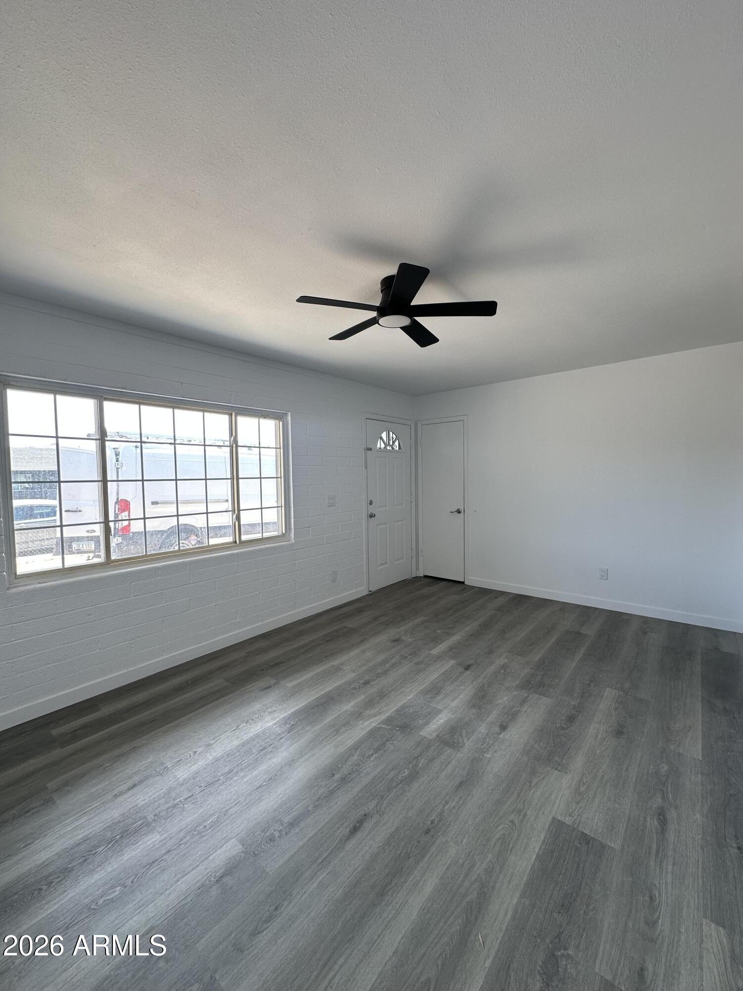 1542 W CARSON Road
