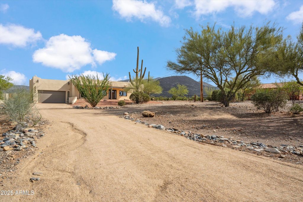 Photo of 7080 E Arroyo Road, Cave Creek, AZ 85331 (MLS # 6943366)