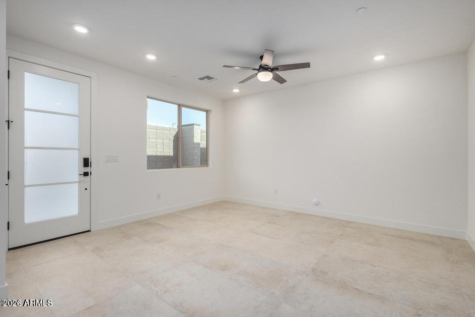 2121 W Sonoran Desert Drive Apt 5