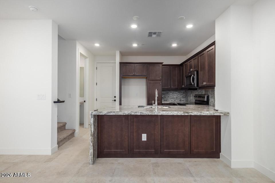 2121 W Sonoran Desert Drive Apt 5