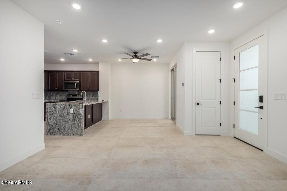 2121 W Sonoran Desert Drive Apt 5