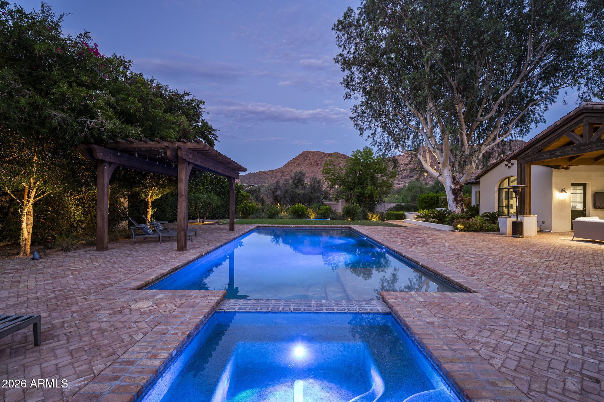 5024 E DESERT PARK Lane