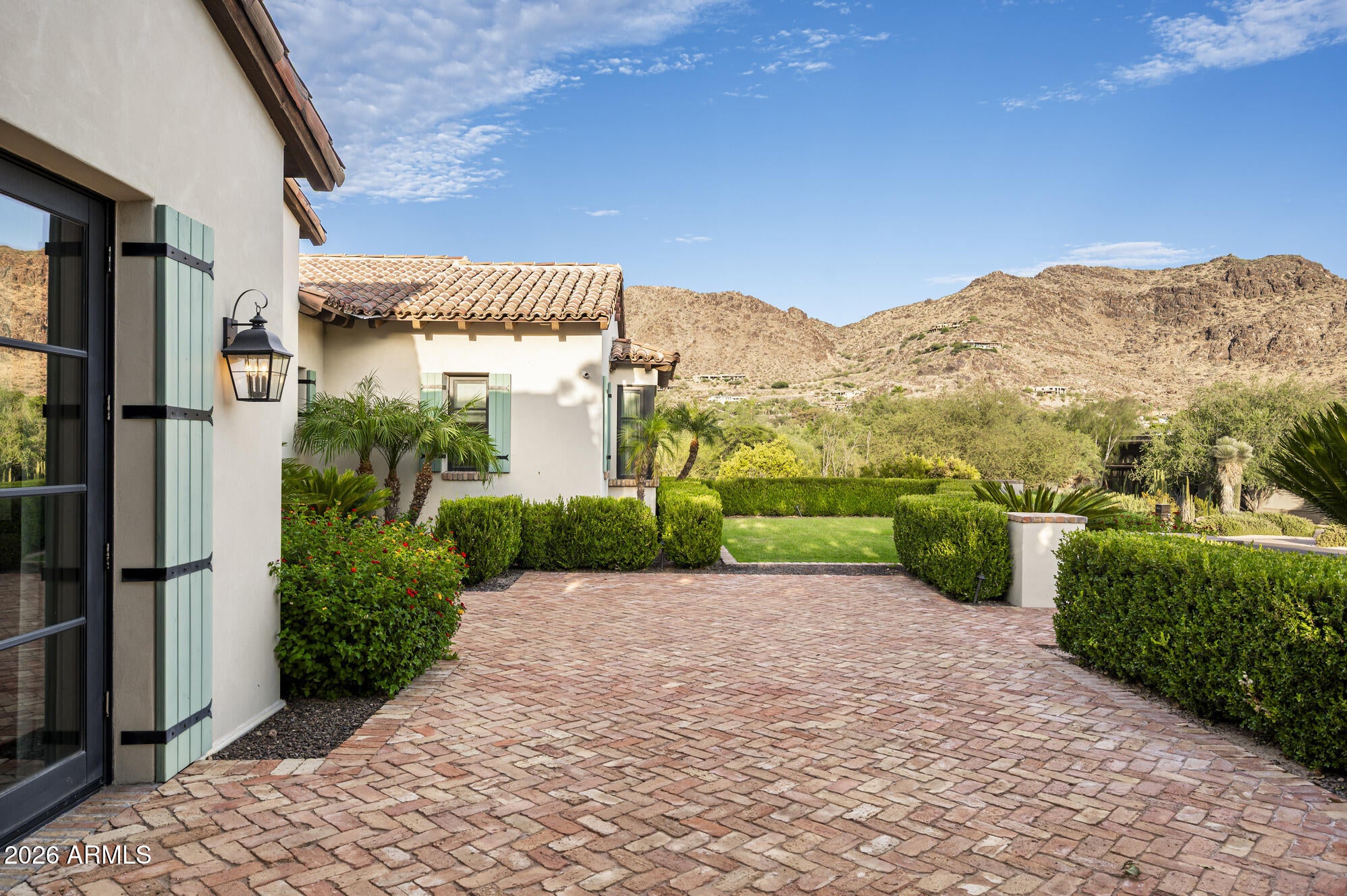 5024 E DESERT PARK Lane