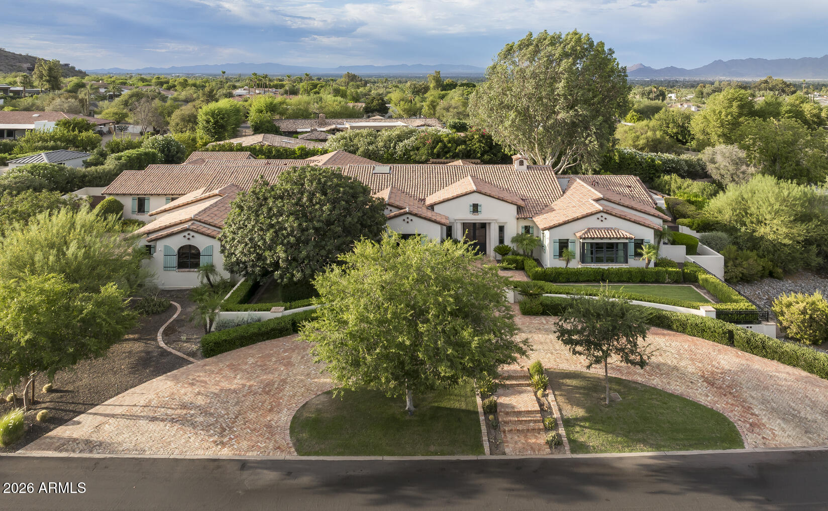5024 E DESERT PARK Lane