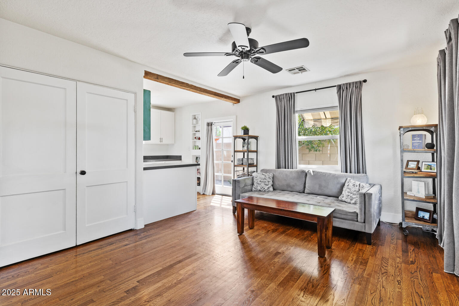 223 N MORRIS --