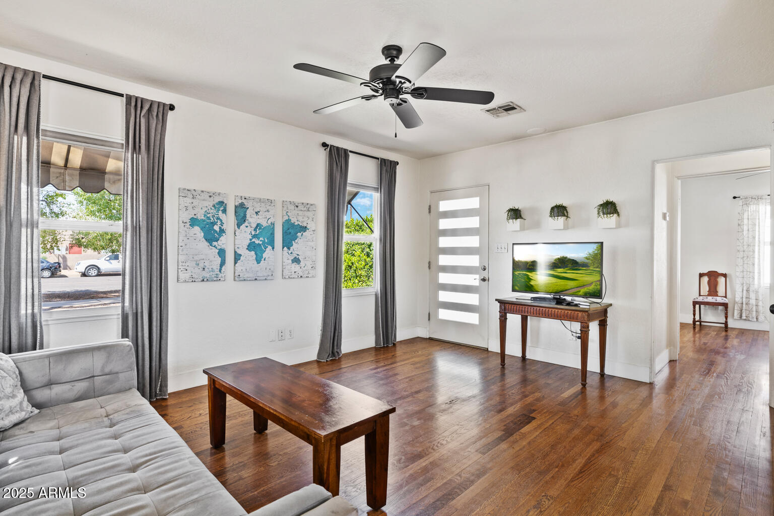 223 N MORRIS --