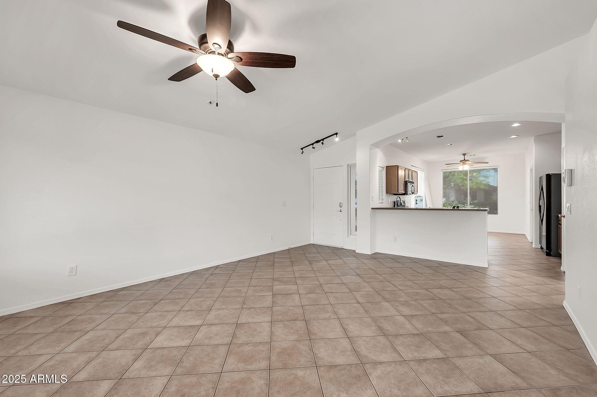 8009 W SALTER Drive