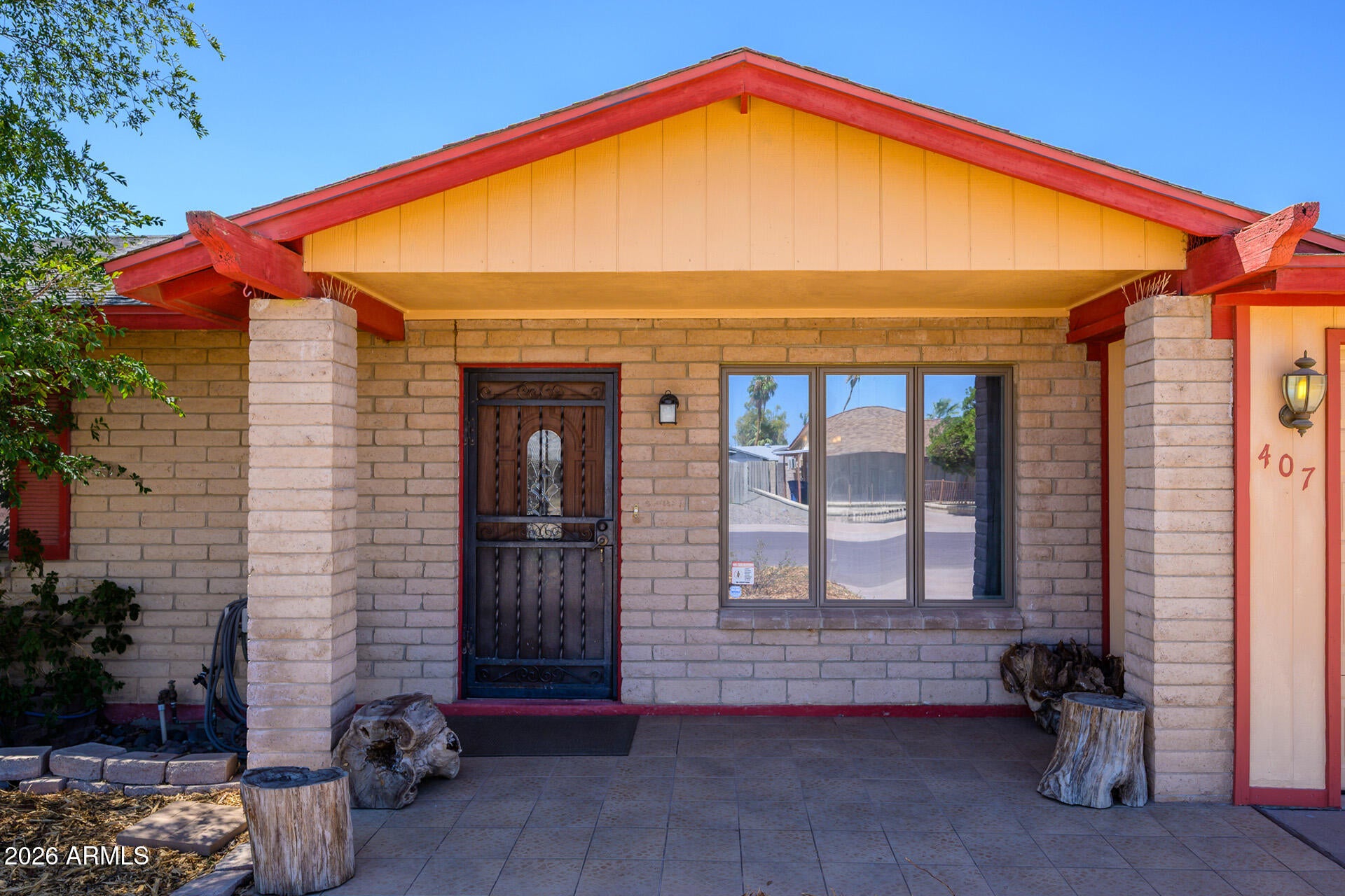 407 E JULIE Drive