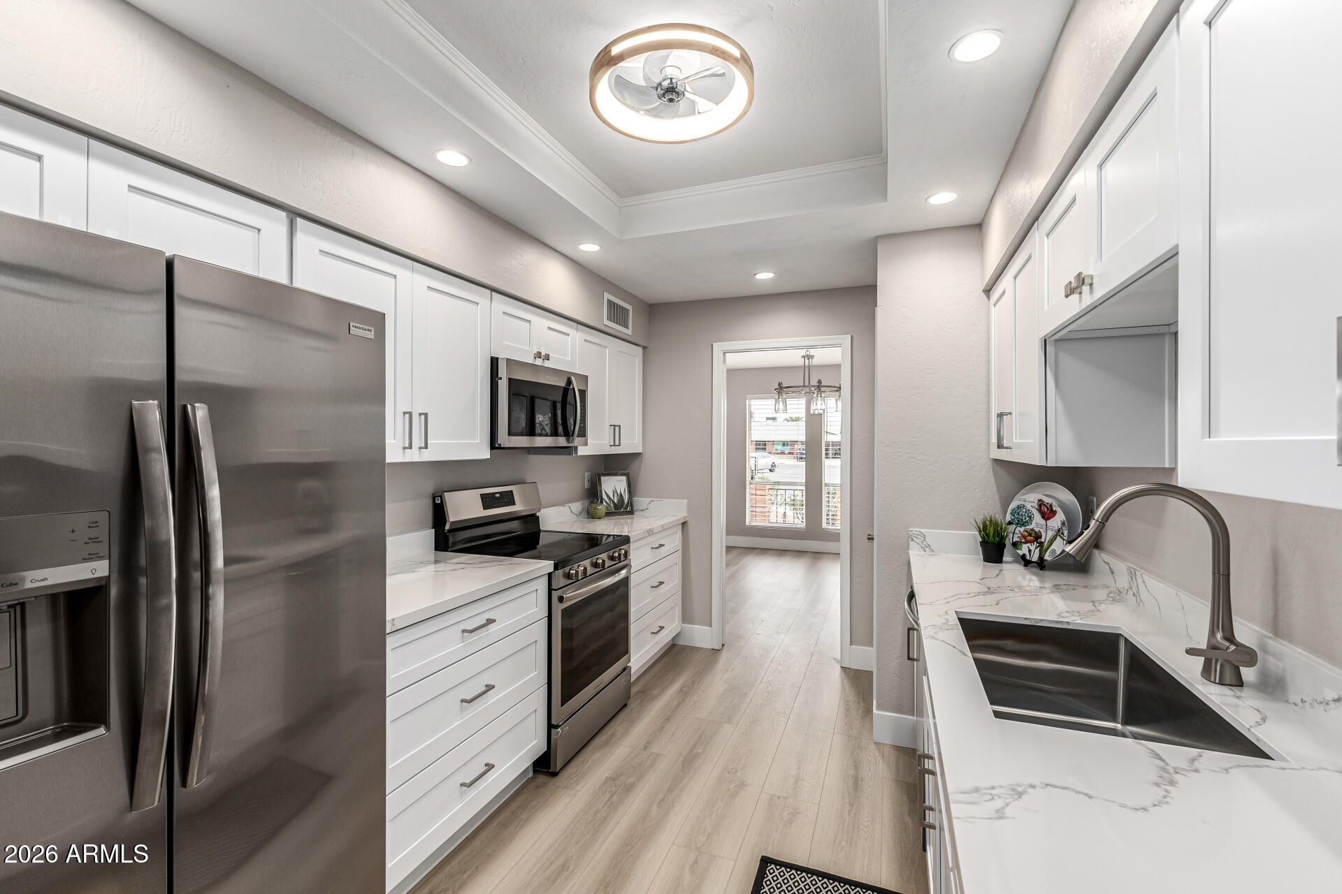 4632 E ESCONDIDO Avenue