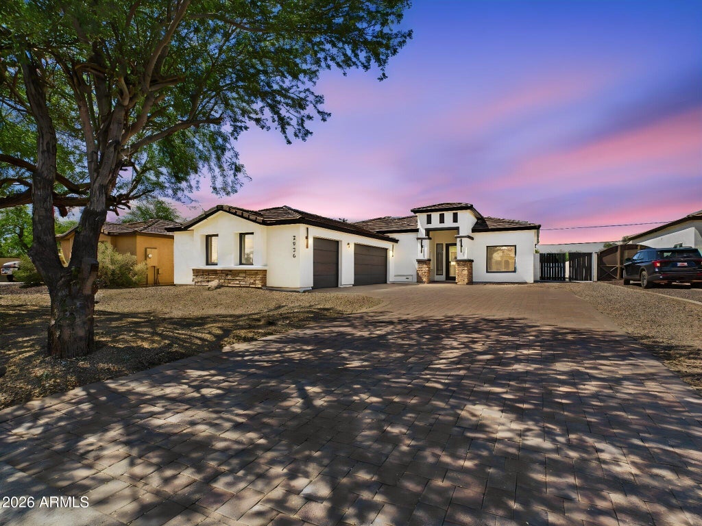Photo of 2926 E Hartford Avenue, Phoenix, AZ 85032 (MLS # 7094217)