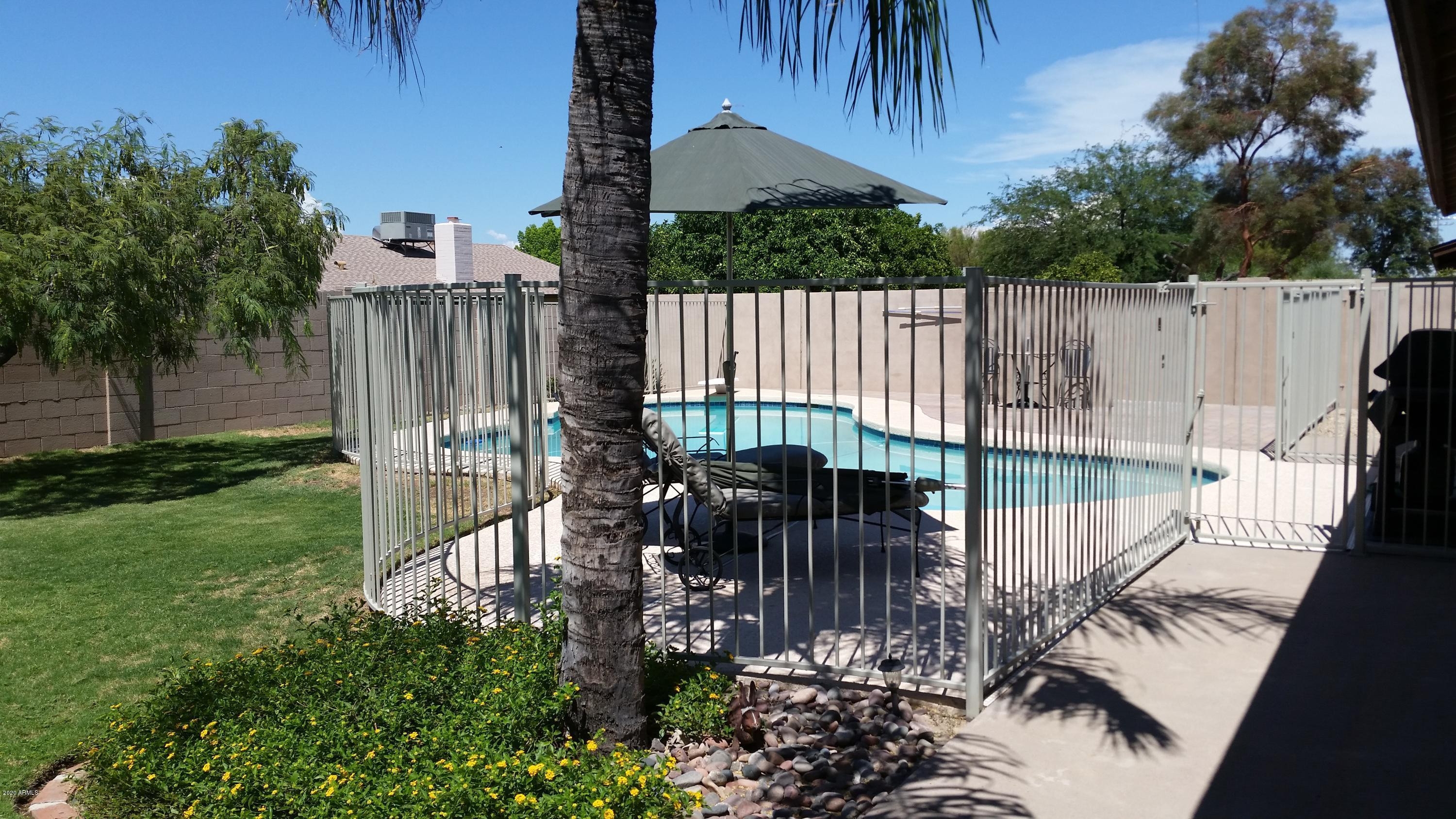 2614 E Sahuaro Drive