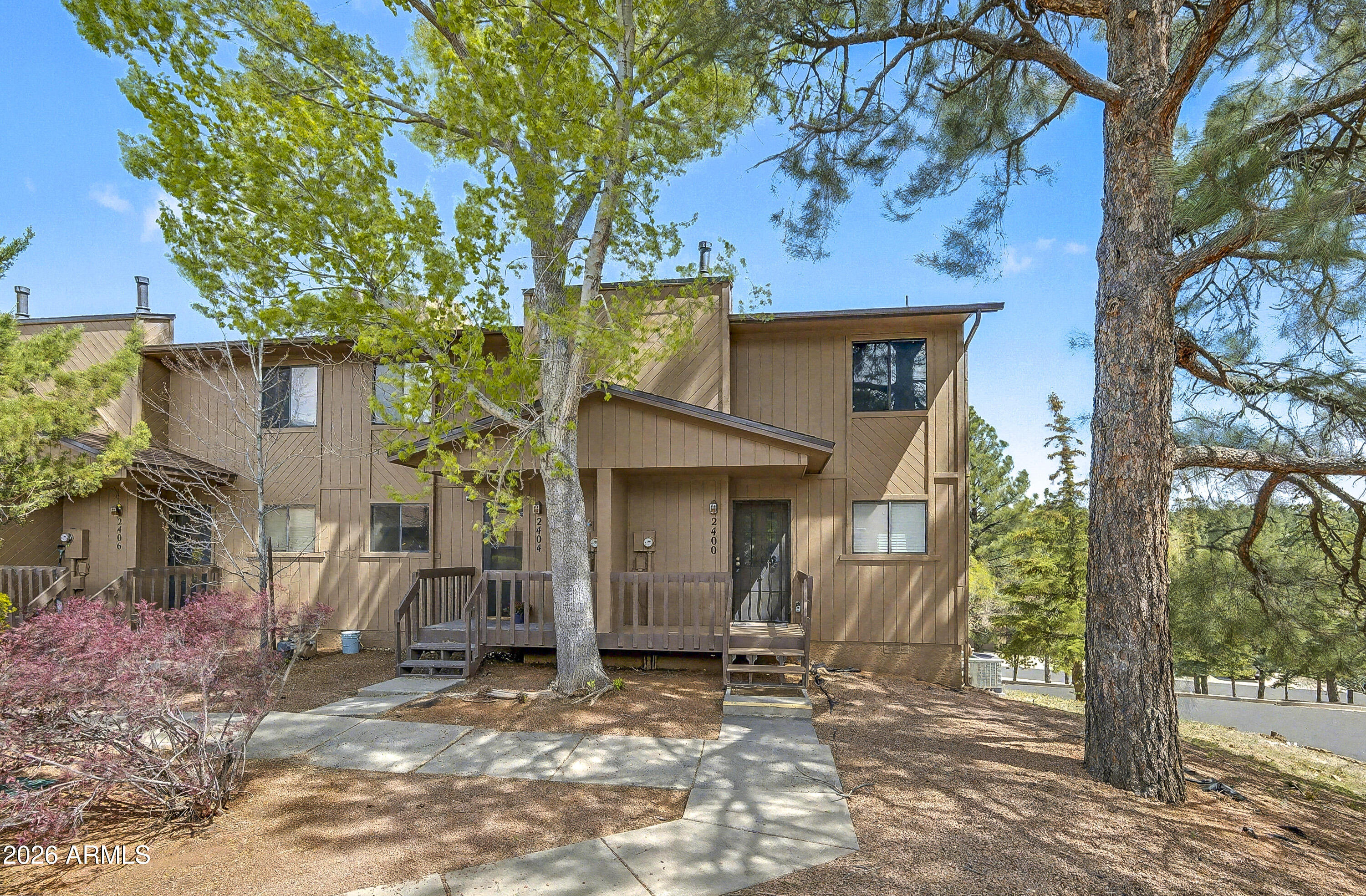 2404 N WHISPERING PINES Way