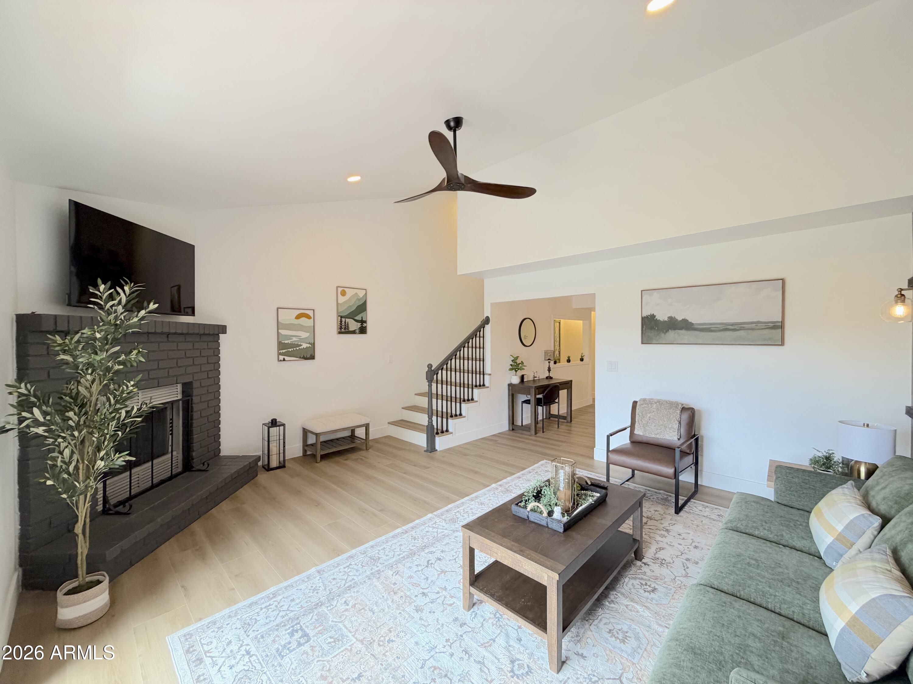 2404 N WHISPERING PINES Way