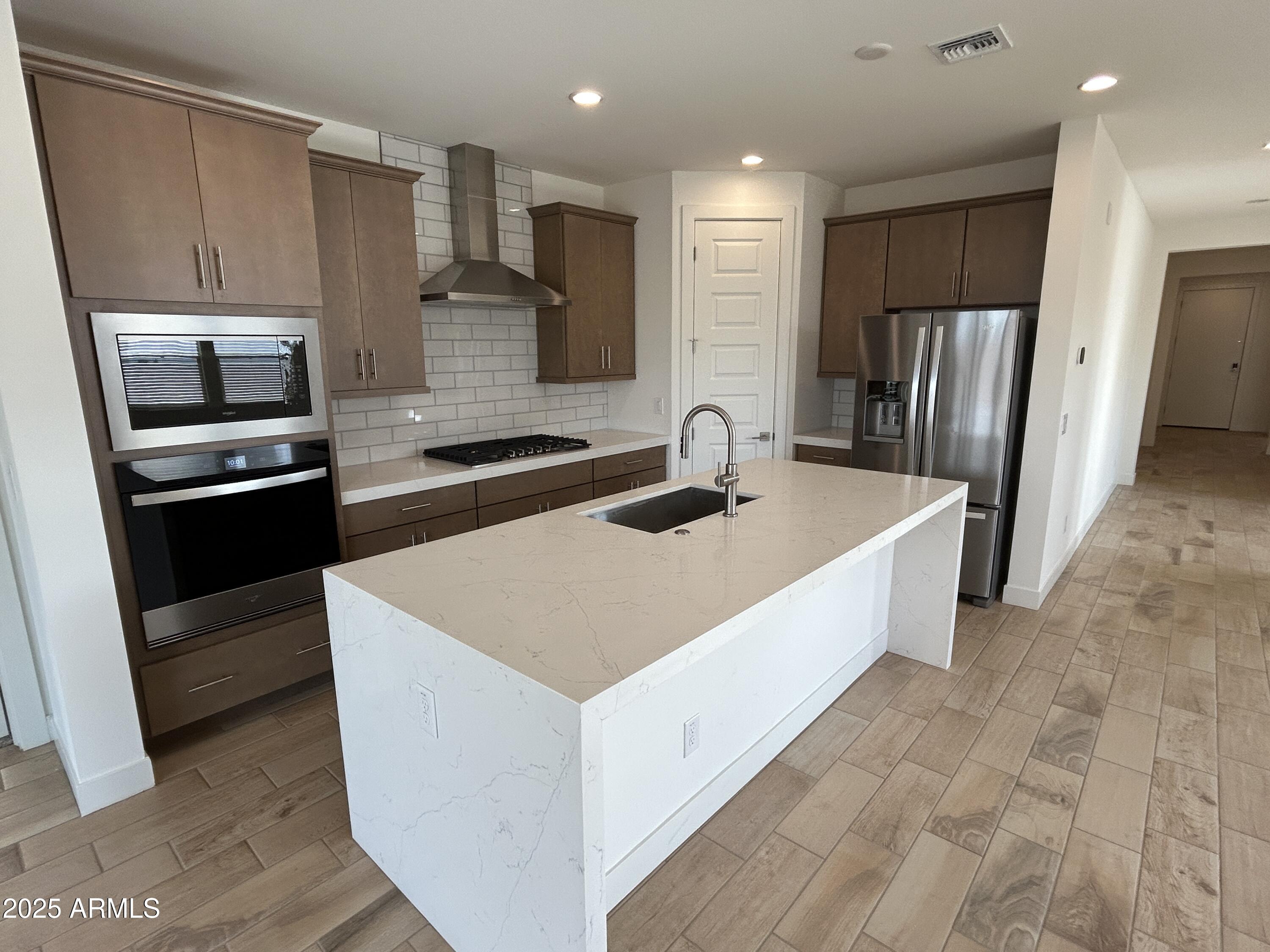 11806 N LOMA LINDA Street