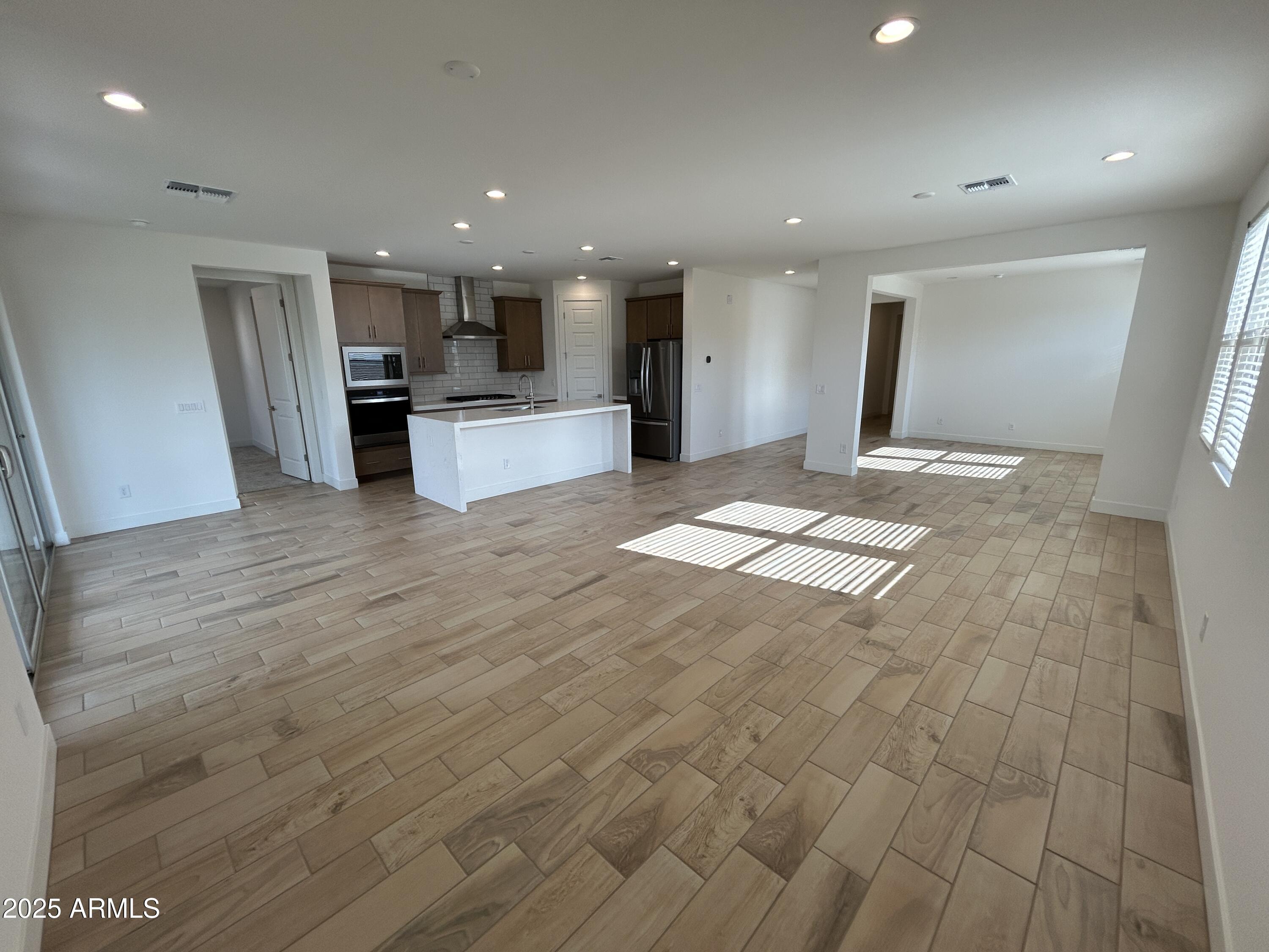 11806 N LOMA LINDA Street