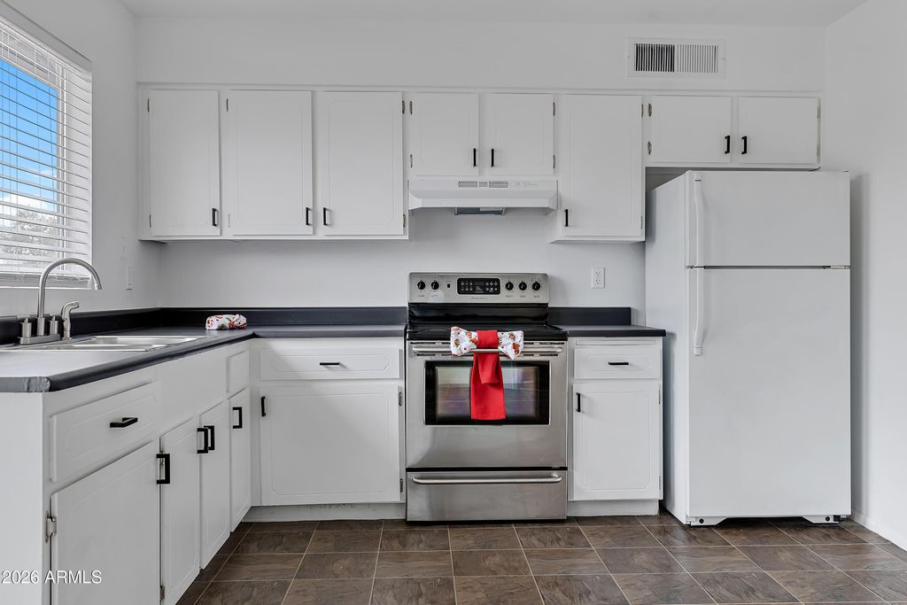 Photo of 1118 W Tulane Drive, Tempe, AZ 85283 (MLS # 6963255)